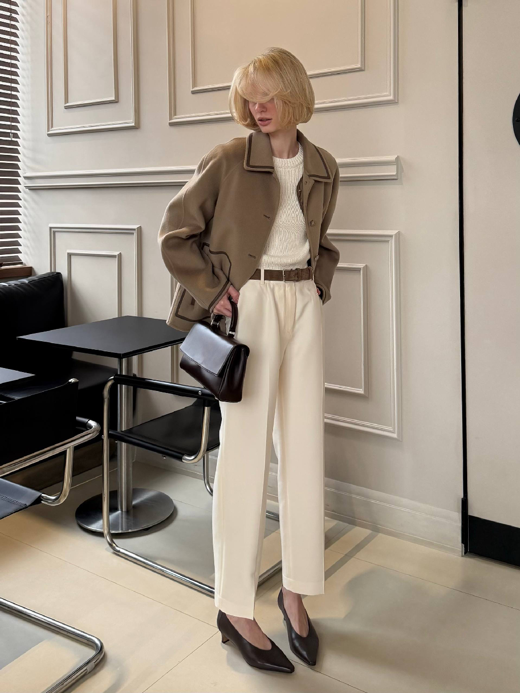 Холодное утро и жаркий день — какую верхнюю одежду выбрать для переменчивого марта?

Если хочется больше легкости — выбирайте модели 2 в 1. В пальто Duo съемный стеганый жилет, который можно носить отдельно.

Все изделия можно найти на сайте, в приложении и магазинах 12 STOREEZ