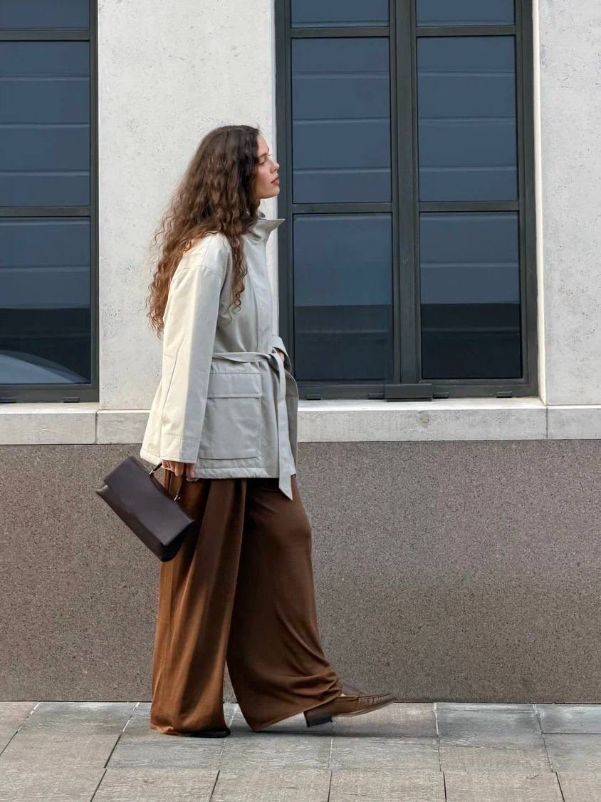 День наедине с собой 

Надеть наушники, включить любимую песню, взять стакан кофе с собой и отправиться на прогулку под весенними лучами солнца.
 
Прохладным утром выбирайте утепленную куртку Bora: она защитит от ветра и внезапного дождя. 

Выбирайте изделия, которые подстраиваются под ваши планы — на сайте и в приложении 12 STOREEZ