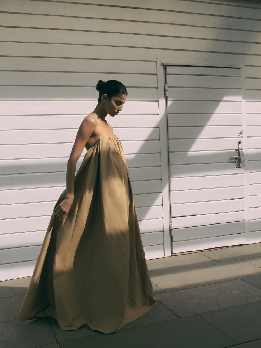 Изделие, пронизанное безмятежностью — представляем платье, вдохновленное атмосферой путешествий и размеренным темпом жизни 🤍

Модель скоро в продаже на сайте и в магазинах. Следите за обновлениями, чтобы узнать о поступлении новинок первыми.

1811stores.com