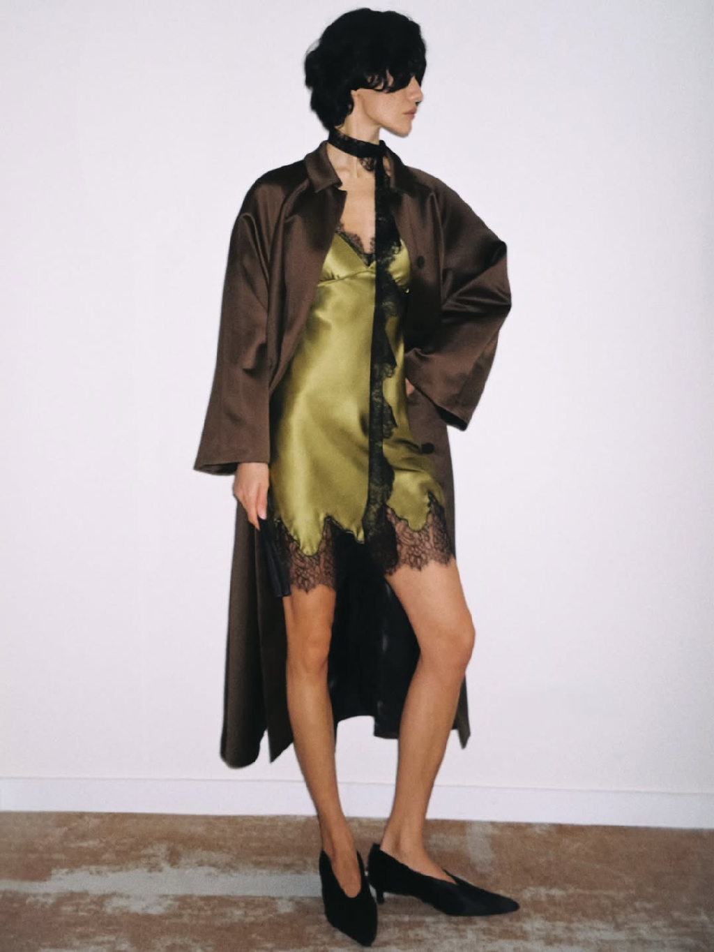 Блеск софитов, роскошь парадных тканей и силуэты, которые переносят в атмосферу прекрасного века.

Изделия, словно сошедшие с портретов эпохи рококо, ждут вас на сайте и во всех магазинах 1811 🤍