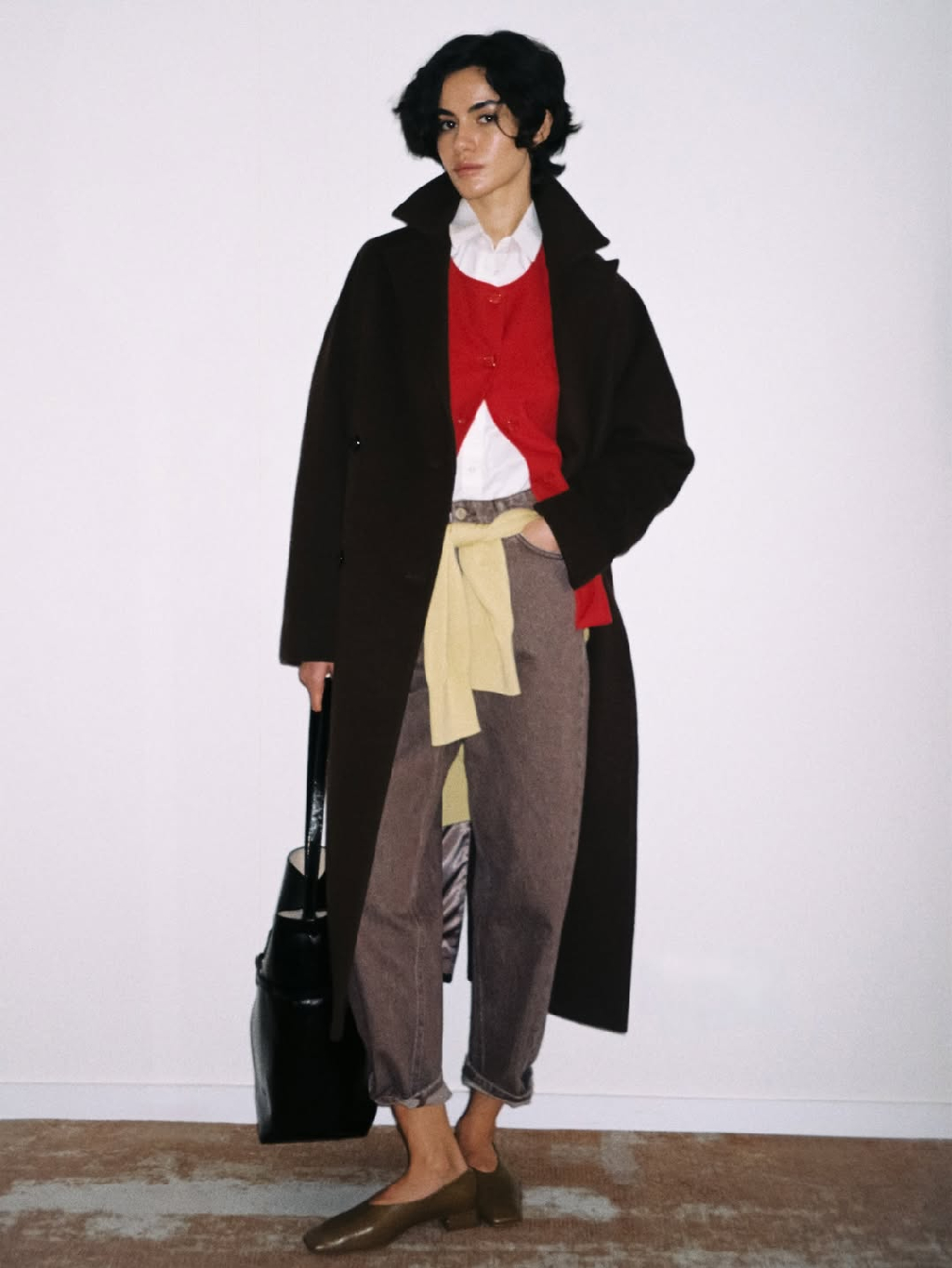 Блеск софитов, роскошь парадных тканей и силуэты, которые переносят в атмосферу прекрасного века.

Изделия, словно сошедшие с портретов эпохи рококо, ждут вас на сайте и во всех магазинах 1811 🤍