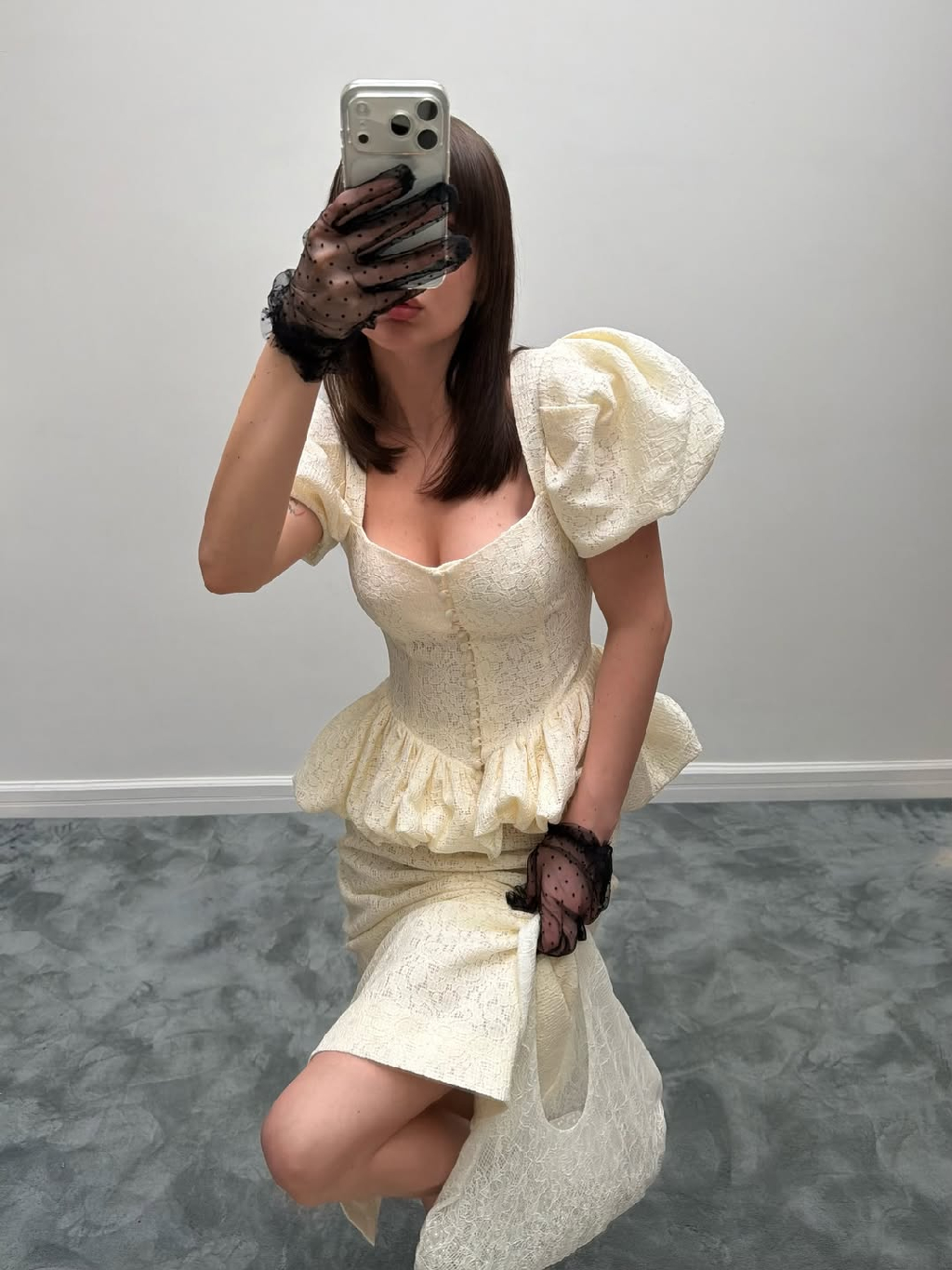 Образ от контент-креатора 1811
Леры в атмосфере обновления. Оттенки весеннего сада и фактуры, раскрывающиеся в движении

Больше новинок коллекции «Лизетт» ищите на 1811stores.com