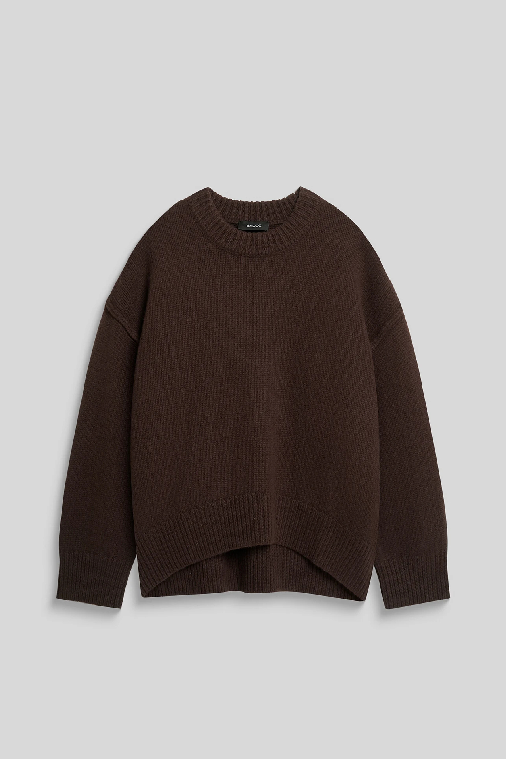 Образ № 3 
Комбинируем терракотовые брюки и джемпер шоколадного цвета с меховыми мюлями и панамой на завязках в тон.

Осенью хочется чаще экспериментировать с новыми оттенками, которые сделают повседневные сочетания ярче и интереснее. 

Наши стилисты собрали несколько образов с вязаным трикотажем, верхней одеждой, обувью и аксессуарами в сезонных оттенках — делимся идеями с вами. 