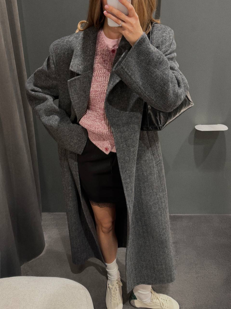 Верхняя одежда на весну — будьте готовы к переменчивой погоде с 2MOOD

Не спешим убирать теплые пальто и бомберы — собрали модели на прохладные весенние дни, чтобы ничего не помешало вам наслаждаться планами.

• Шерстяное пальто в «елочку»: когда хочется надеть мини, но остаться в тепле.