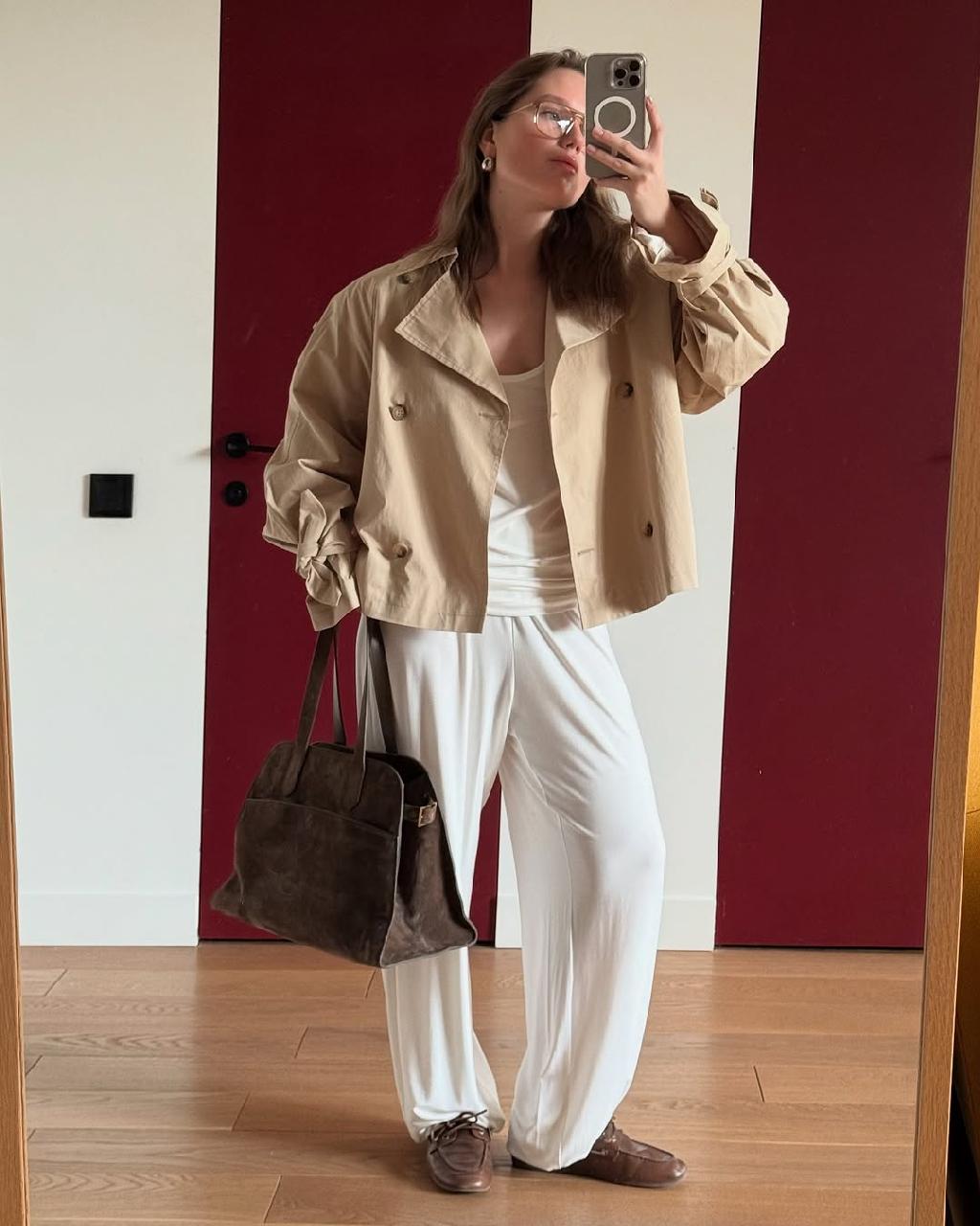 Сегодня MATÜ поделились идеями гардероба на теплый сезон, этот образ мне понравился больше всего

У них кстати сейчас проходит mid-season sale