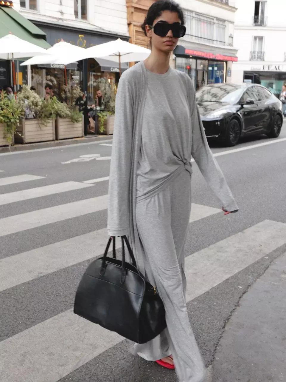 У M’STUDIO вышла великолепная коллекция легкой одежды из вискозы, и это любовь 😍

PS. Серые брюки уже разобрали, но не теряем надежды, что они снова появятся в наличии