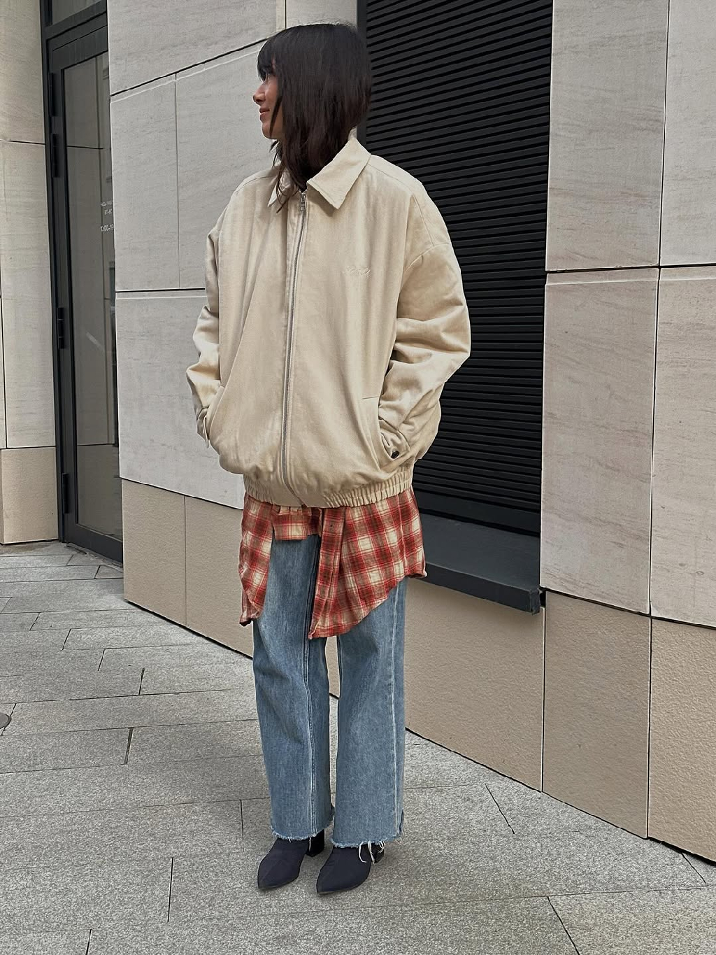 Фактурные, теплые и цвета осени. Сезонные образы Aim clo - в прочтении Ольги.

В составе:  утепленные бомбер из денима цвета топленого молока.

Ищите эти и другие вещи на самую красивую осень - на aimclo.ru.