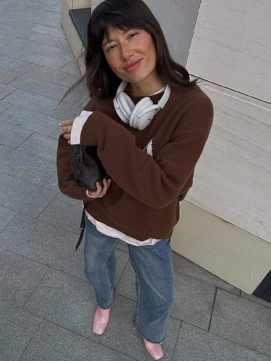 Фактурные, теплые и цвета осени. Сезонные образы Aim clo - в прочтении Ольги.

В составе: шоколадный джемпер с буквой «А» на сердце.

Ищите эти и другие вещи на самую красивую осень - на aimclo.ru.