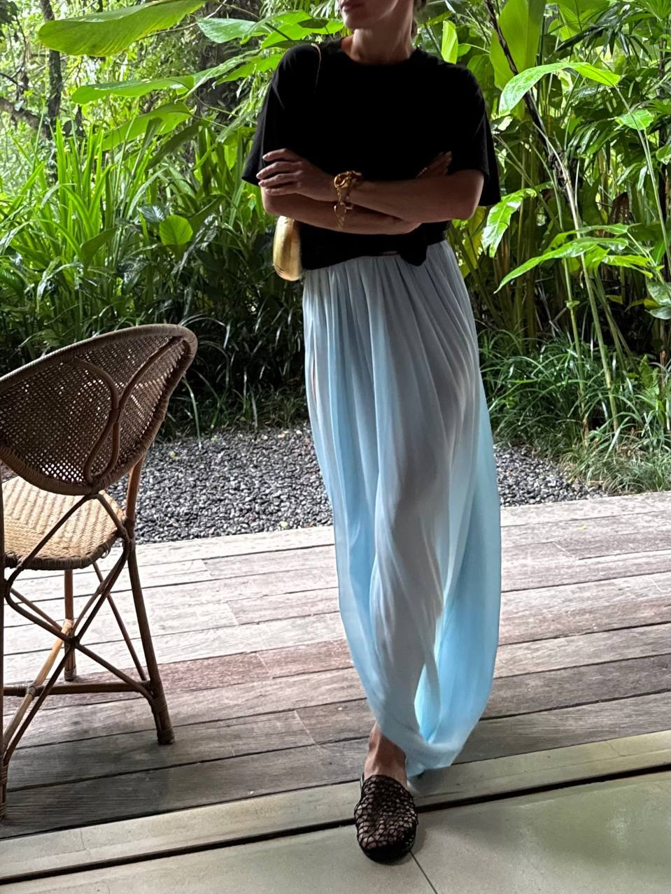 Шифоновая юбка «Куда приводят мечты» в голубом цвете для незабываемых теплых дней, которые ждут нас впереди 🩵🫧

Захочется носить её везде — в путешествиях, на свидание, на концерт любимого музыканта и прогулки по городу!

Доступна на сайте matu.me в голубом и черном оттенках.