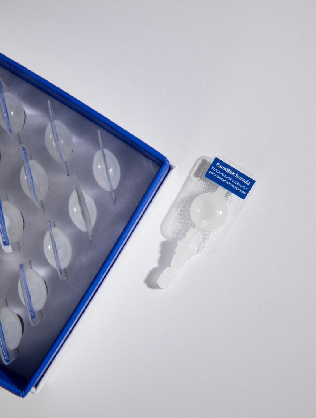 Коллаген из шелка. Результат — как фильтр, только без фильтра. 

💧Эссенция, которая вернёт твоей коже «я — в прайме»
Когда хочется сиять не от хайлайтера, а изнутри — тебе сюда.
✨ Что внутри:
* Редкий рекомбинантный коллаген XVII типа из шелка — работает на глубоком уровне: упругость, плотность, гладкость.
* Фибронектин и лизат бифидобактерий — запускают обновление клеток, снимают раздражение и делают кожу крепкой, как после отпуска.
* 5 биомиметических церамидов — усиливают барьер, защищают и помогают коже сопротивляться стрессу.
* Плюс нежнейший экстракт персика — потому что уход должен быть не только эффективным, но и удовольствием.

🌿 Текстура: легчайшая, как утренний туман. Увлажняет глубоко и надолго. 🙌 Подходит даже гиперчувствительной коже.


Кожа станет твоим лучшим украшением. Уже после первой недели. Скорее попробуй!
