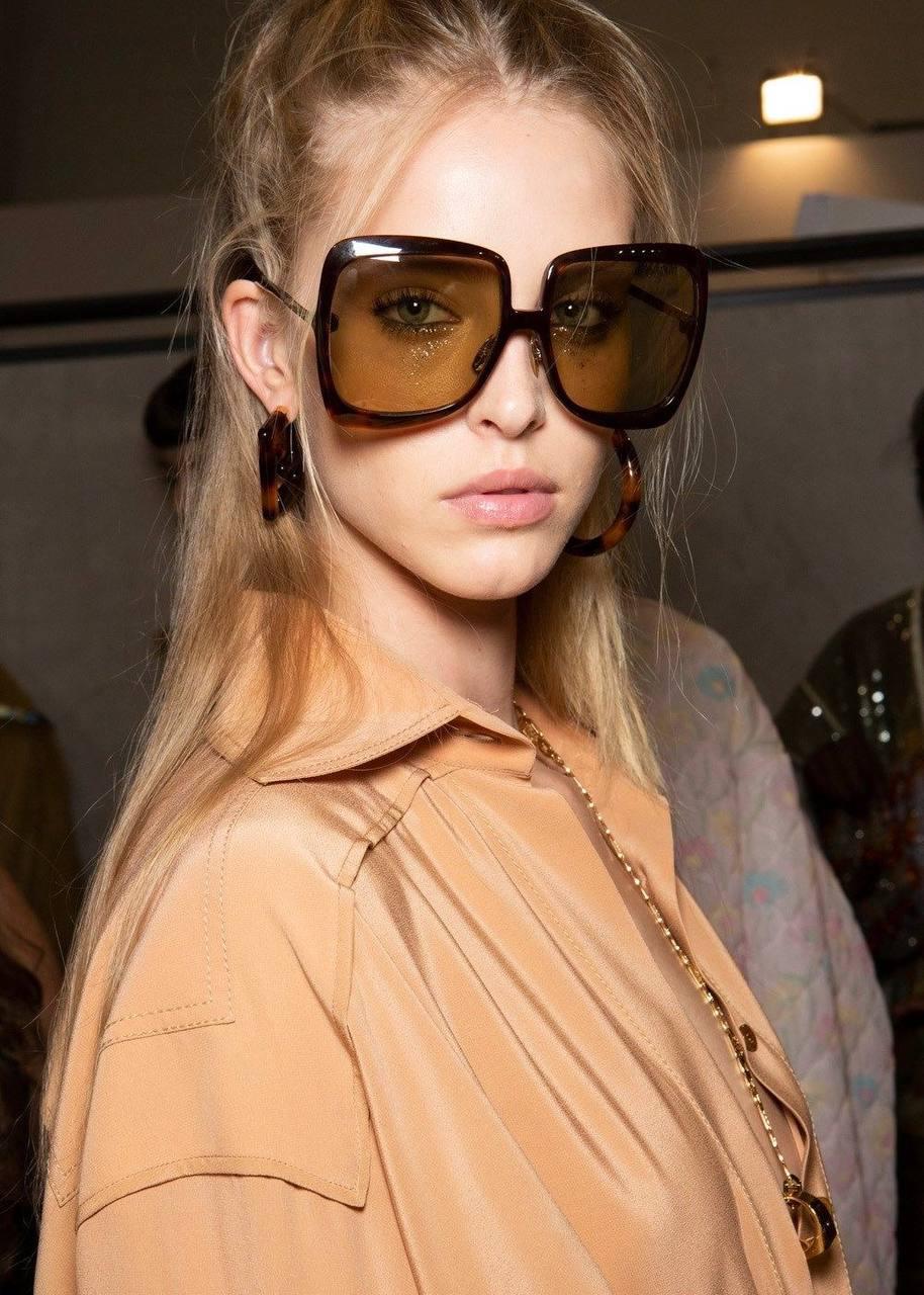 Солнцезащитные очки 
Подборка