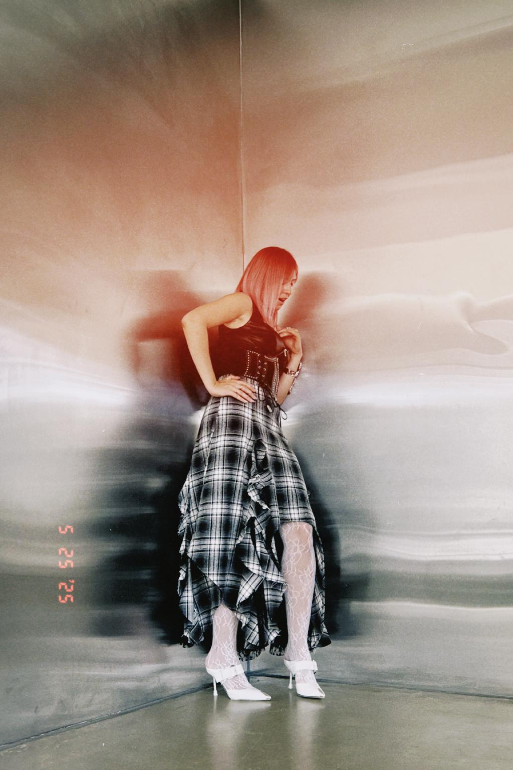 Образ в стиле 80-х. Романтизм и панк на стыке. Эстетика Вивьен Вествуд.