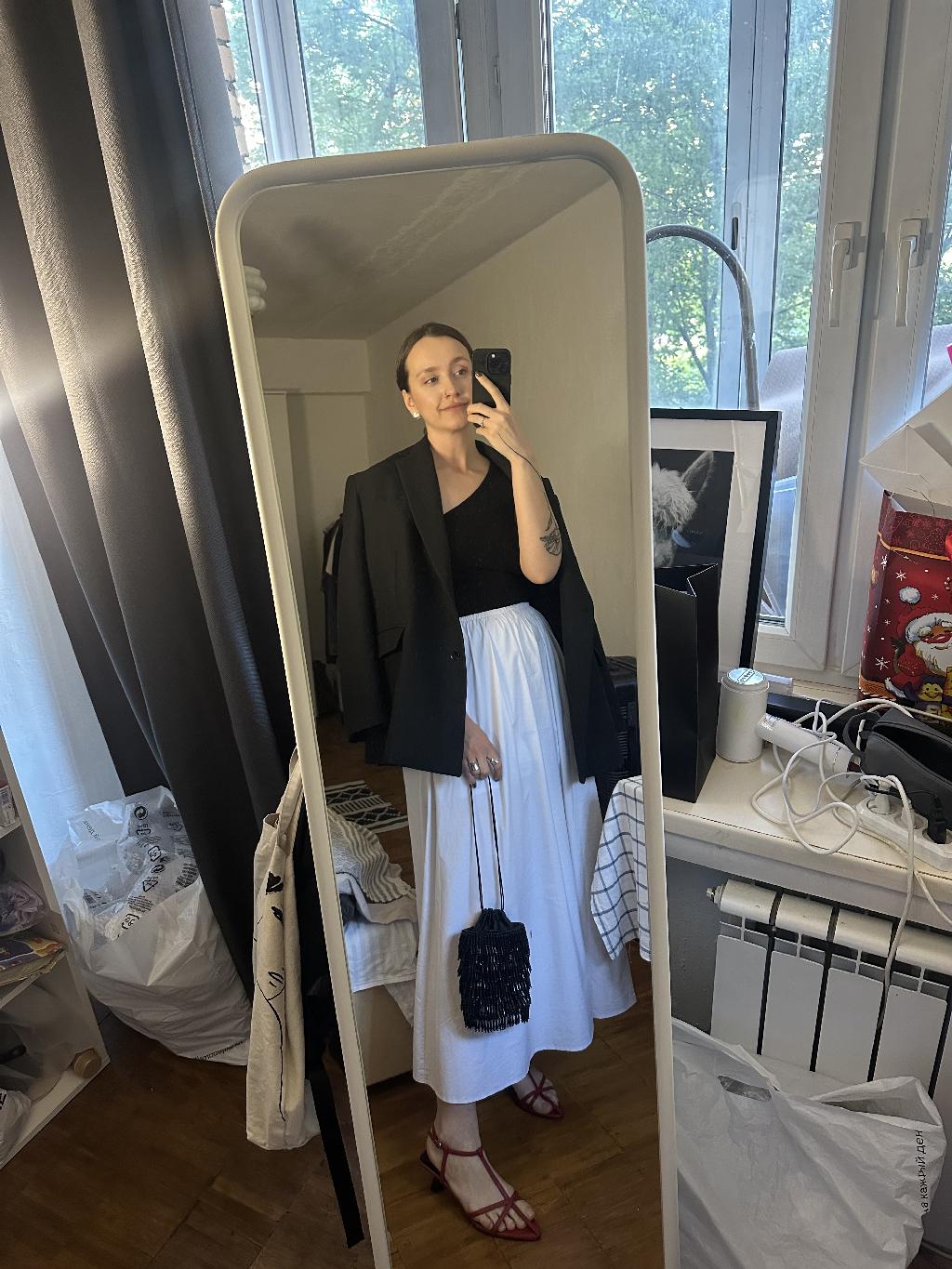 Сумка Mango
Юбка Charmstore
Топ Love Republic 
Жакет Zara 
Обувь ALIEXPRESS 