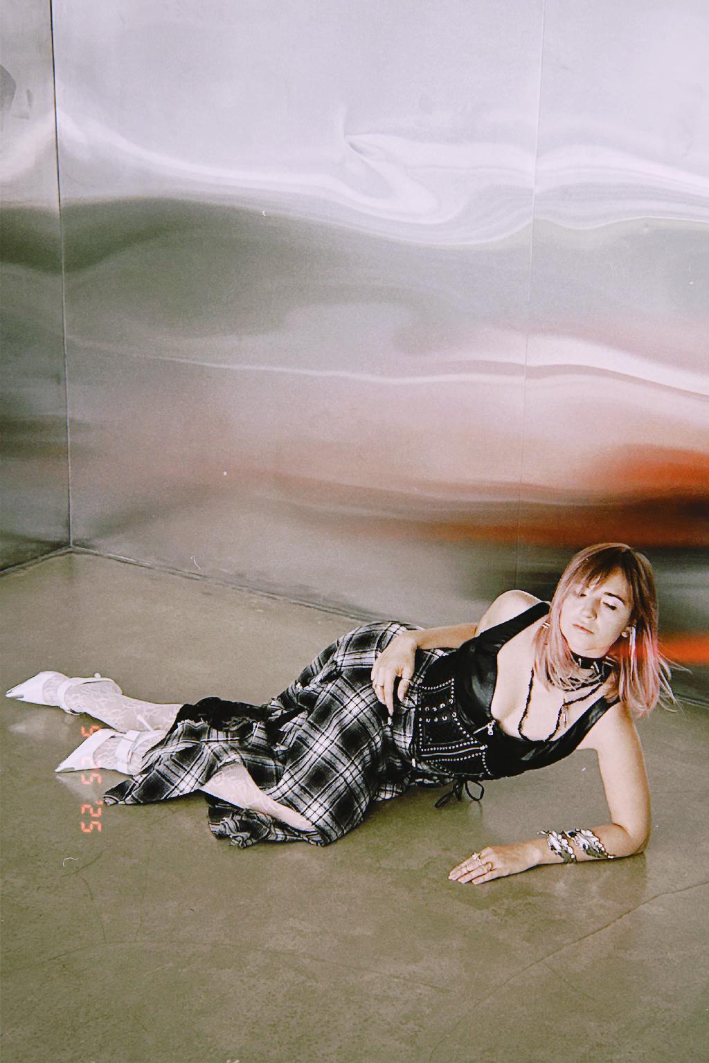 Образ в стиле 80-х. Романтизм и панк на стыке. Эстетика Вивьен Вествуд.