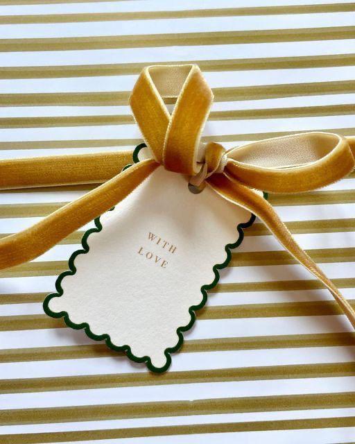 G I F T 🎁