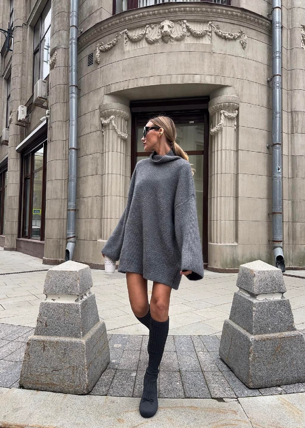 Пока искала на сайте BAZILIKA серый свитер на осень, нашла ещё и идеальный мэтч к нему – сапоги-чулки USHATAVA! Ну это же прекрасно 🥰