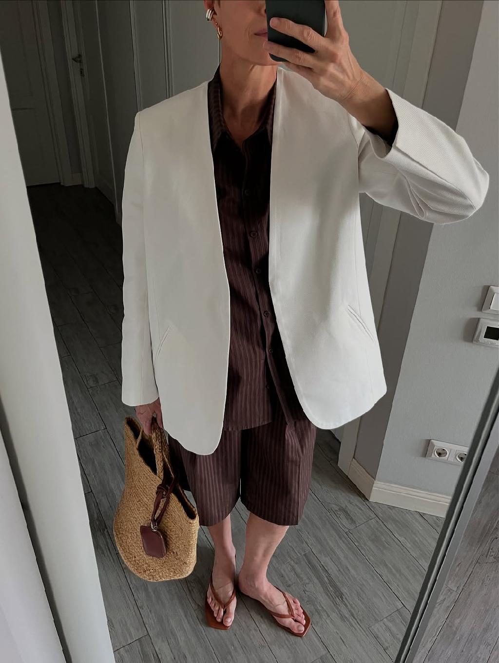 У 5o’COAT с @julia_krasilnikowa вышла подборка актуальных образов на лето, и это ВАУ!

И ещё одно ВАУ за то, что у 5o’COAT оказывается на сайте есть целый раздел готовых образов, и это прекрасно!
