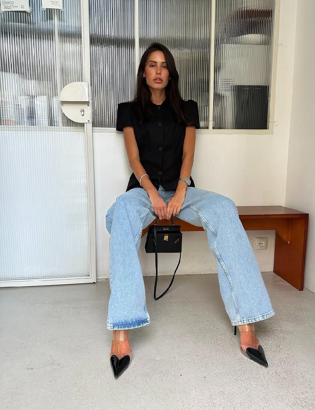 Строгий и одновременно женственный образ от DRESSERIE