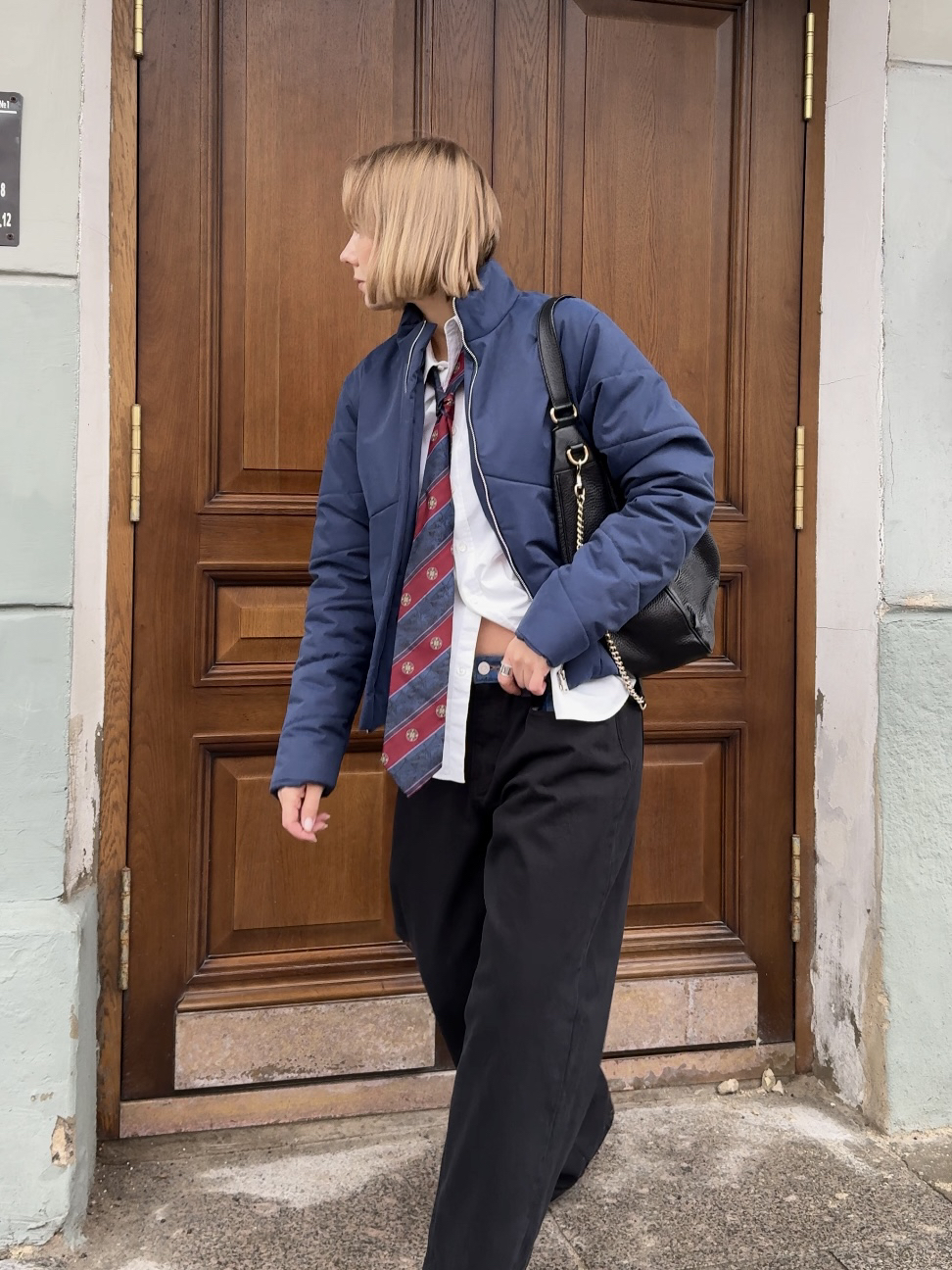 Невесомая защита от ветра, дождя и снега - наша мембранная матовая куртка🤌🏼
Оставайся стильной в любую погоду💔