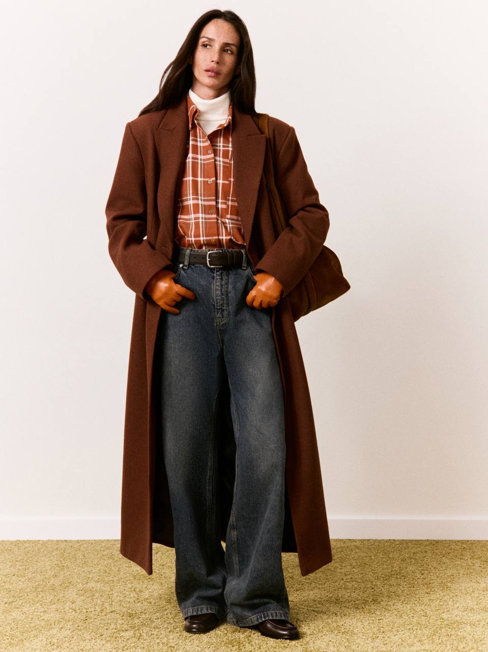 Яркие рубашки в клетку  🫒

Используем модели, чтобы легко создавать одновременно расслабленные и выразительные образы. Носим соло или в многослойных комбинациях с топами и водолазками, не забывая про классику casual стиля — вневременное сочетание с денимом.

Выберите идеальный оттенок для своего гардероба:
• Olive Tartan
• Browny Tartan
• Cabernet Tartan
• Fall Mode