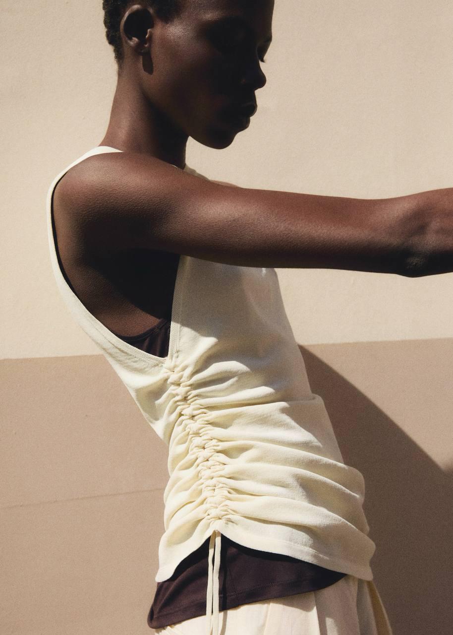 Сайт, на котором все хочется, но ничего не купить. Я про Mango. Сама подразнилась, вам несу: 

Сандалии
Брюки
Топ
Сумка
Прозрачная сумка 

📝Надеюсь что-то из этого отыщется в магазинах офлайн или на Lamoda.