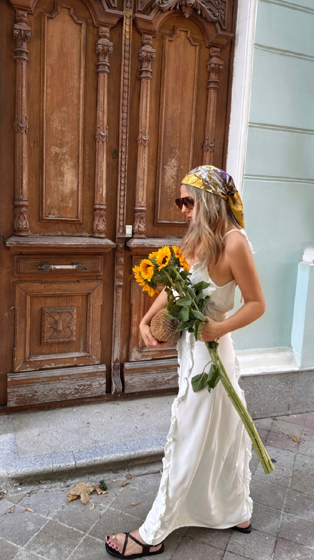 Моих летних луков вам в ленту! 

P.S. Сарафан Iss Ju солдаут. 