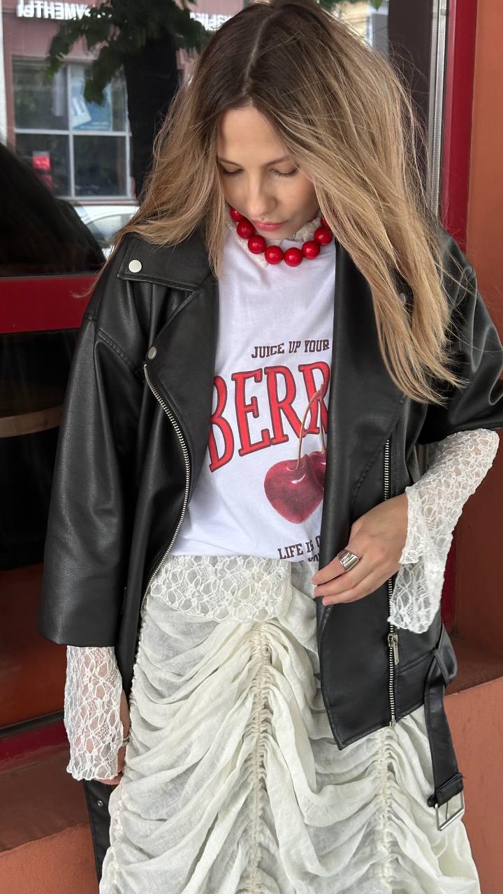 Лук дня: 

Футболка Befree
Юбка Voluminous
Сапоги MAAG 
Бусы из винтажки 

А вы сегодня в чем?