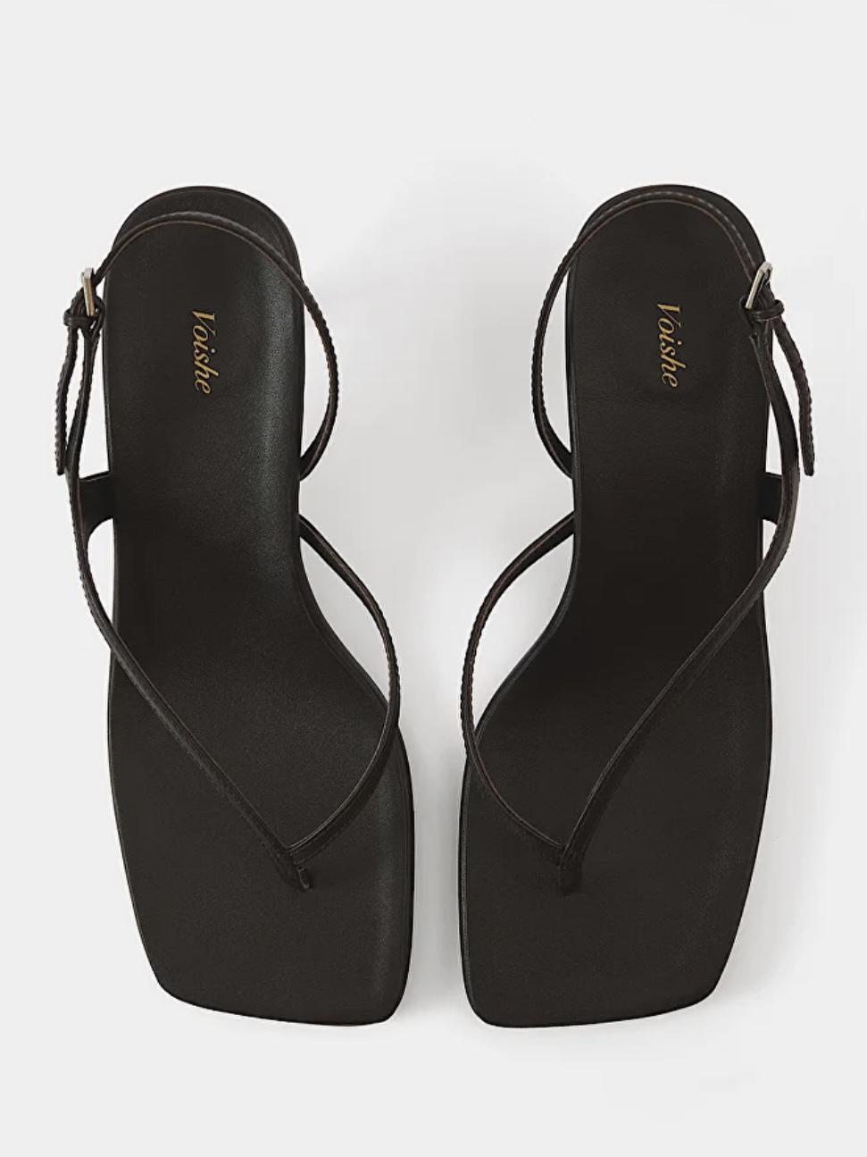 Охота на босоножки открыта! В прошлом году я так и не нашла свои идеальные, пора исправлять ситуацию. Пока в топе эти от Voishe. Причем в обоих цветах. 