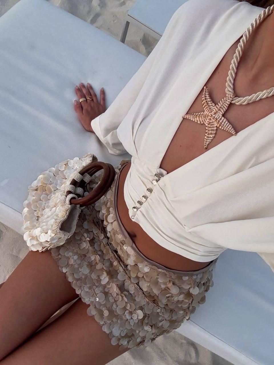 А пайетки в пляжных образах - это вообще рукой боженьки. Очеееень нежно!