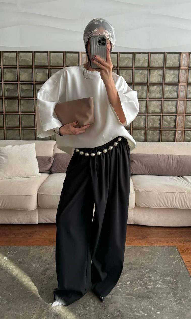 Лето! А это значит, что пора уделить особое внимание аксессуарам. В жаркую погоду мы не имеем возможности особо разгуляться со стилизациями, тканями, деталями и многослойностью, поэтому разнообразим образ аксессуарами. 

Широкие ремни, ремни с камнями и ракушками, бодичейны, баски, цветные и кружевные платки, акцентные броши, интересные кулоны, крупные украшения, велком в наши гардеробы!