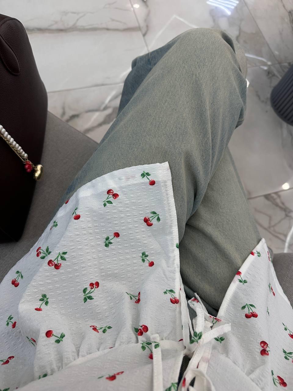 Вчера был вишневый лук 🍒 Так мне нравится эта летняя инфантильная и девчачья эстетика! 