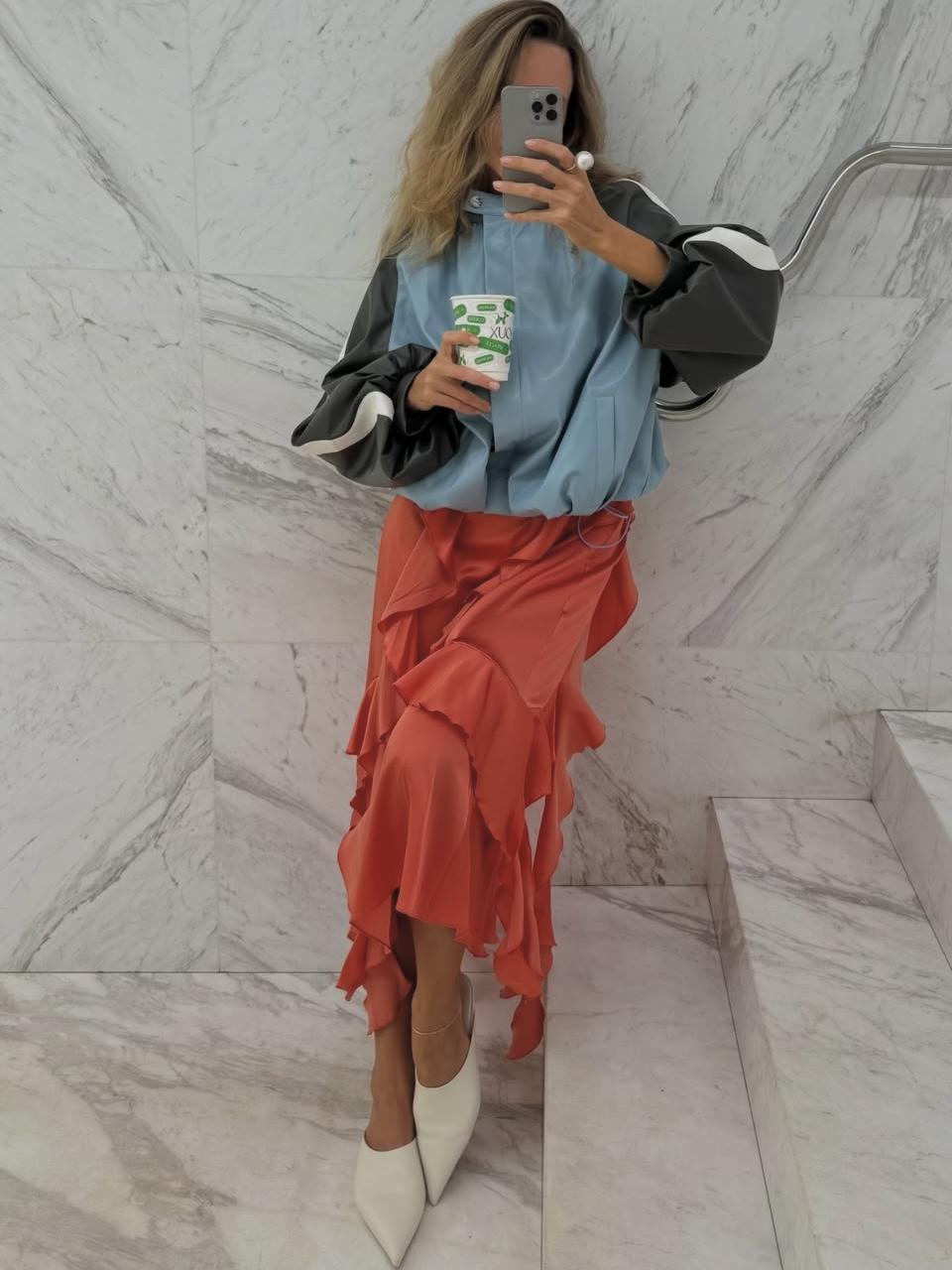 Цветное инспо для тех, кто устал от черного! Какие цвета забрали бы себе в гардероб?