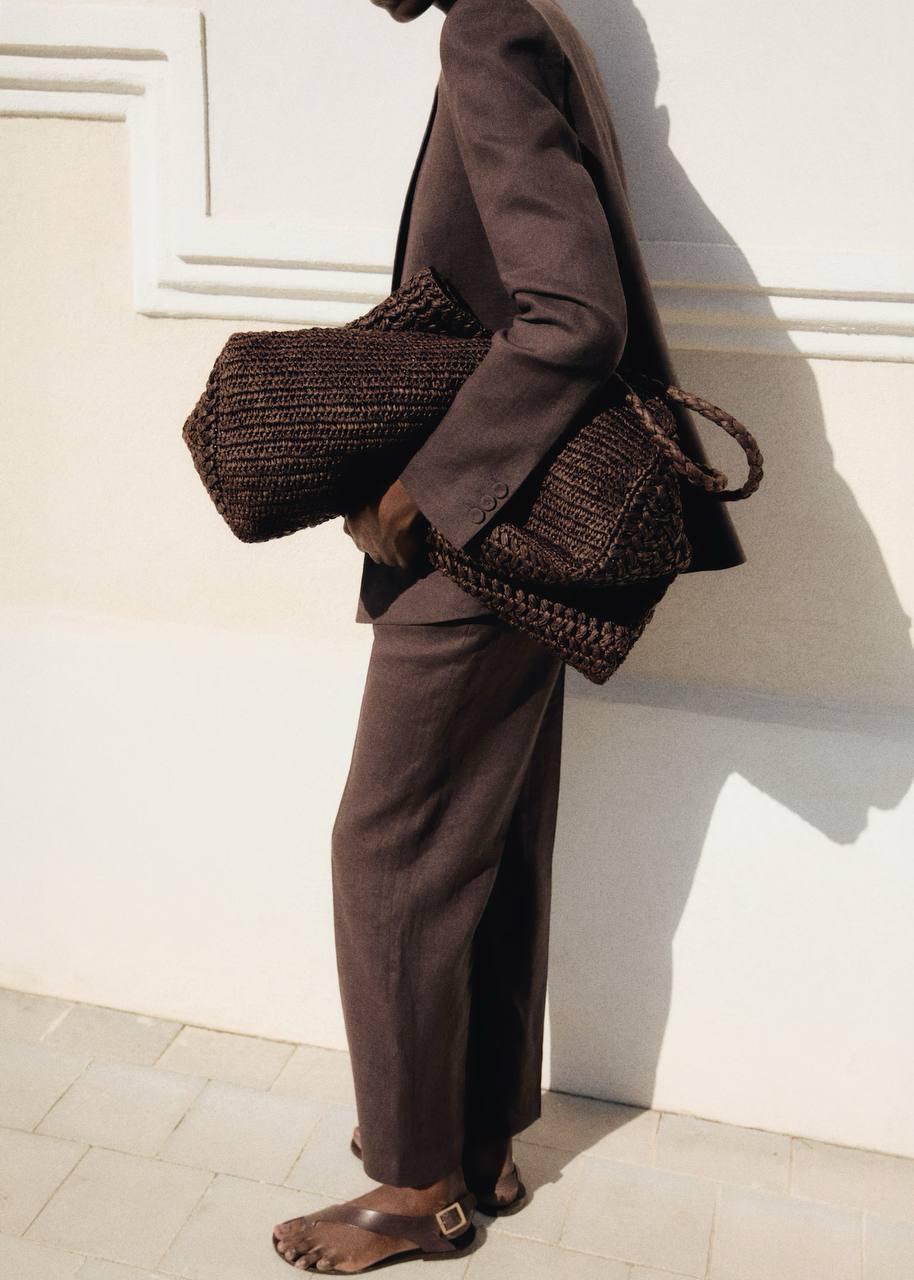 Сайт, на котором все хочется, но ничего не купить. Я про Mango. Сама подразнилась, вам несу: 

Сандалии
Брюки
Топ
Сумка
Прозрачная сумка 

📝Надеюсь что-то из этого отыщется в магазинах офлайн или на Lamoda.