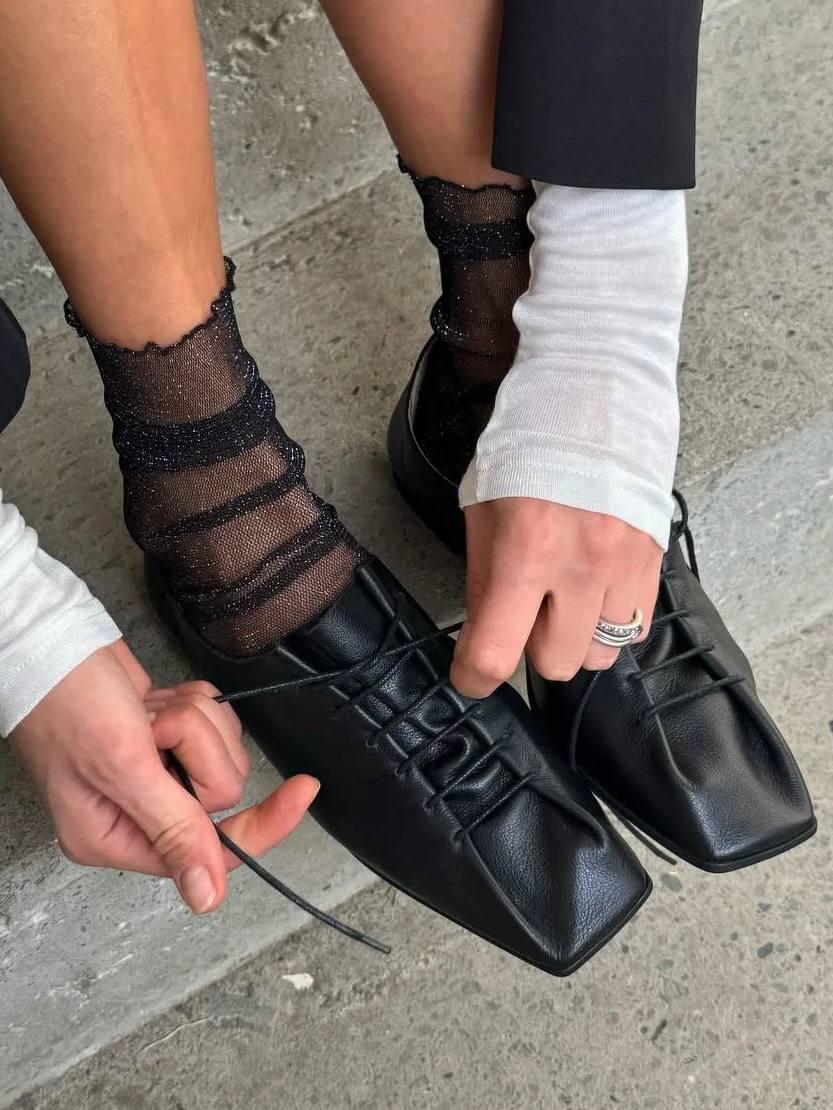 Ещё один классный бренд обуви, который очень хочется вам показать - Lusavou. Миллиард и одна небанальная модель. Но я б купила эти. 