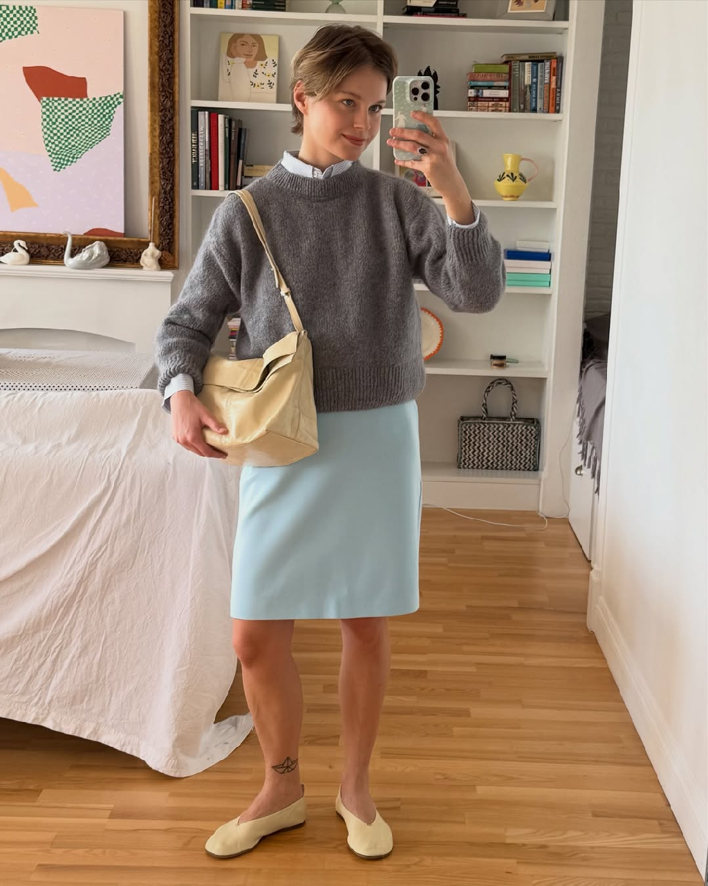 Стиль как форма творчества 🩵
Художница @jenny_cycles в образе @studio_29_