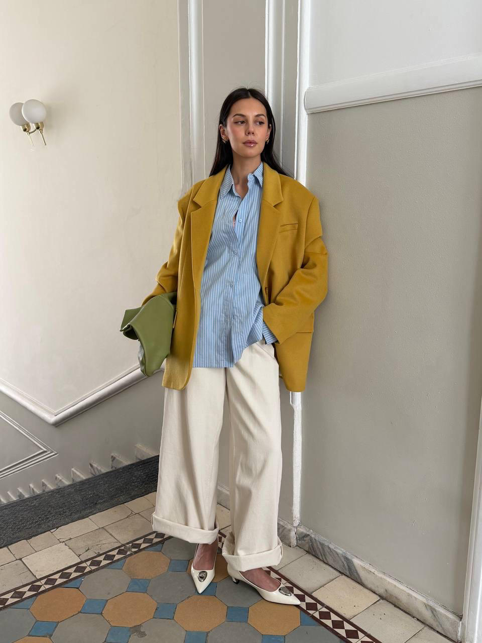 Рассказываем вам о наших новинках, а именно о верхней одежде для весны 2026 

Пальто-пиджак Tsypochka  
Стильная основа  для ярких образов. Укороченный силуэт создает легкость и позволяет носить пальто как с брюками и джинсами, так и с юбками