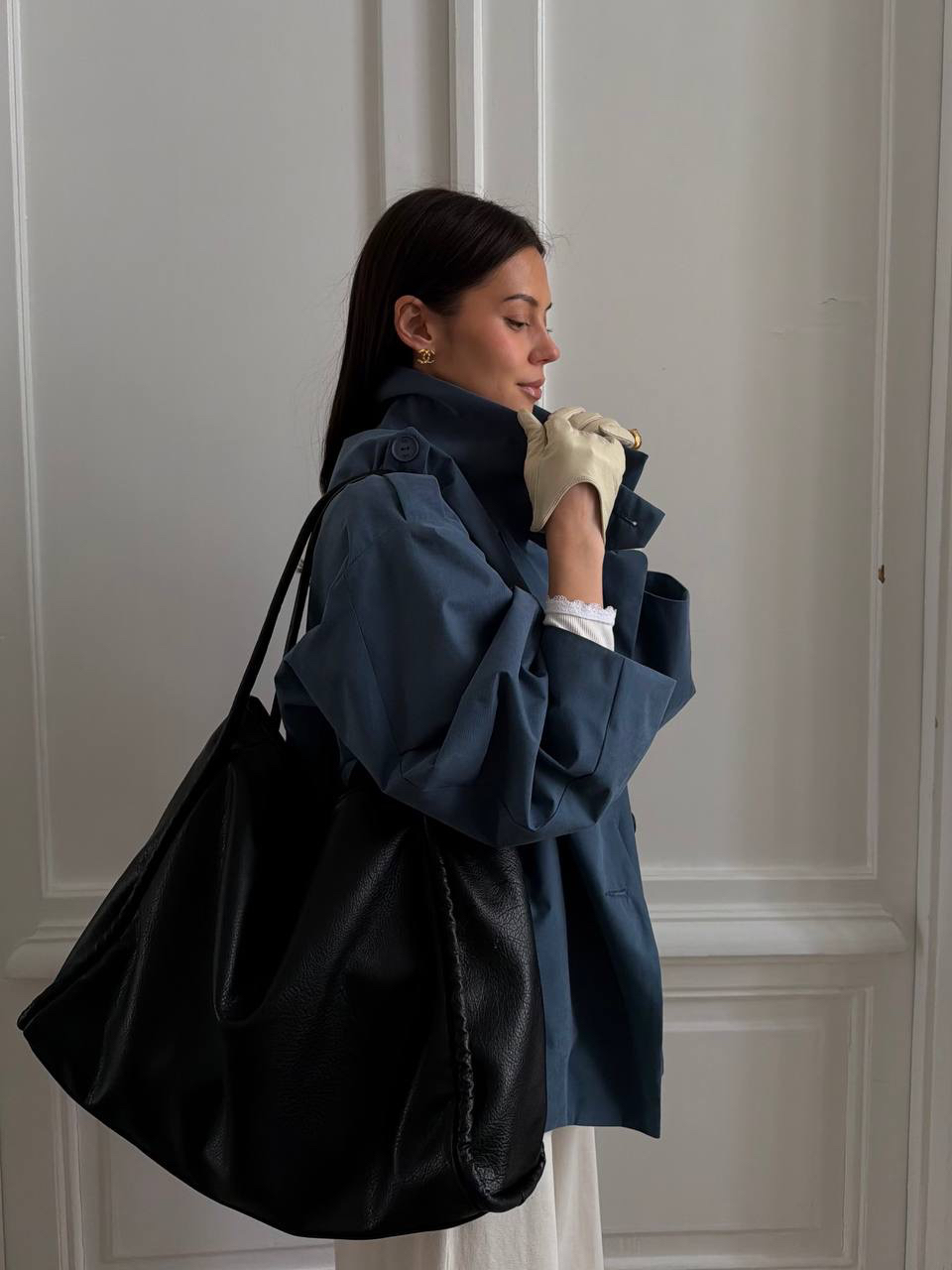 Рассказываем вам о наших новинках, а именно о верхней одежде для весны 2026 

Тренч Croissant в оттенке Blueberry — 
новая интерпретация нашего бестселлера в укороченной версии: лаконичный силуэт, высокая стойка и широкий пояс формируют выразительный образ с современным акцентом