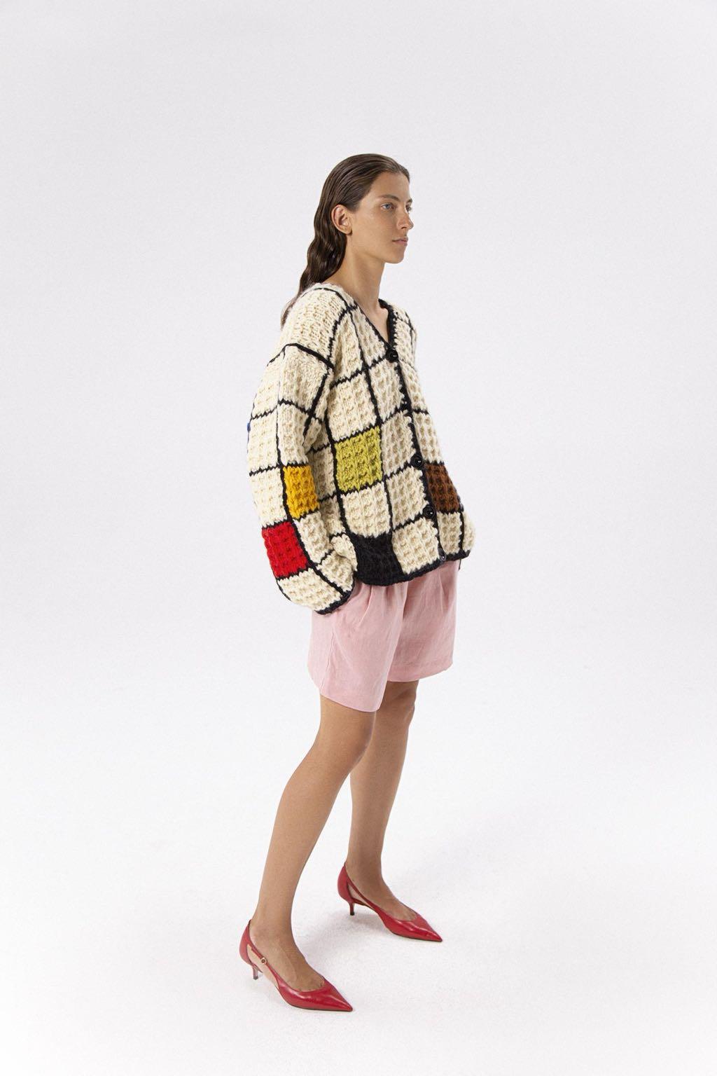 лук ‘с девочками за вином’