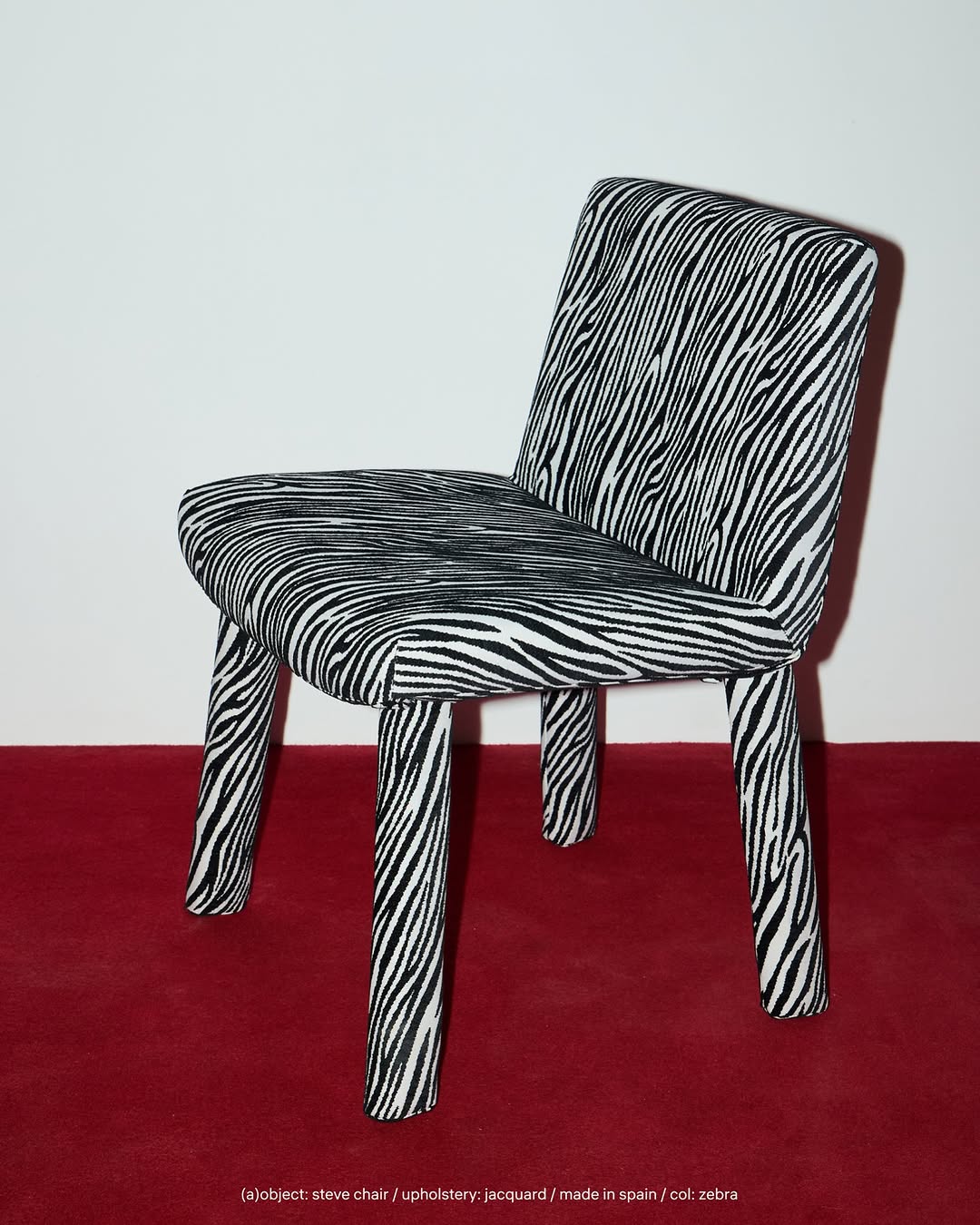 приковывает ваши взгляды. 

——
(a)object: steve chair 
upholstery: jacquard / made in spain 
col: zebra
#steve_chair