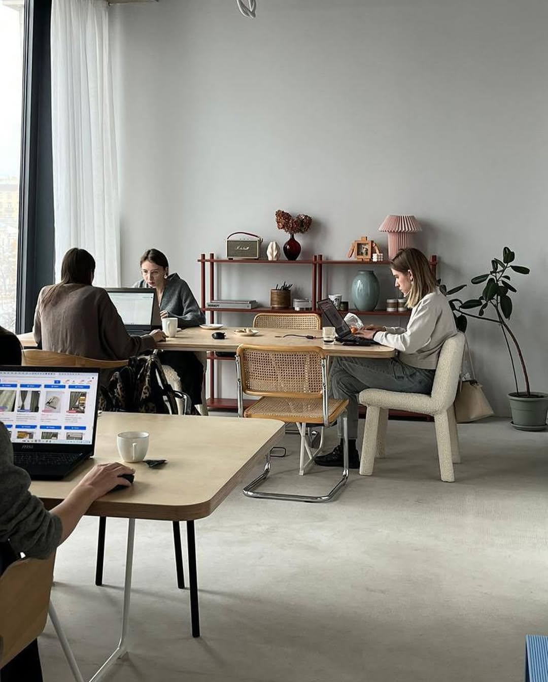 #annkiathome — рубрика, где мы делимся кадрами счастливых обладателей предметов annki. 

своё уникальное лицо, характер и ценность пространство и наполнение интерьера обретает тогда, когда в нём появляется жизнь.

——
на фото:
1, 2, 3 — диван hero + два кресла ernest / buckle / col: milk
4 , 5 — стул steve dinner / buckle / col: milk*
*когда спрашивают, удобно ли сидеть на новых стульях annki
6 — диван plus + / конфигурация из 2х модулей + два кресла steve / buckle
7 — стул steve dinner / eco wool / col: grass 
8 — скамья clover / col: xmas
9 — стулья-steve dinner / buckle / col: milk
10, 11 — диван plus + / конфигурация из 2х модулей / eco wool / col: natural
12 — кресло steve / eco wool / col: grass