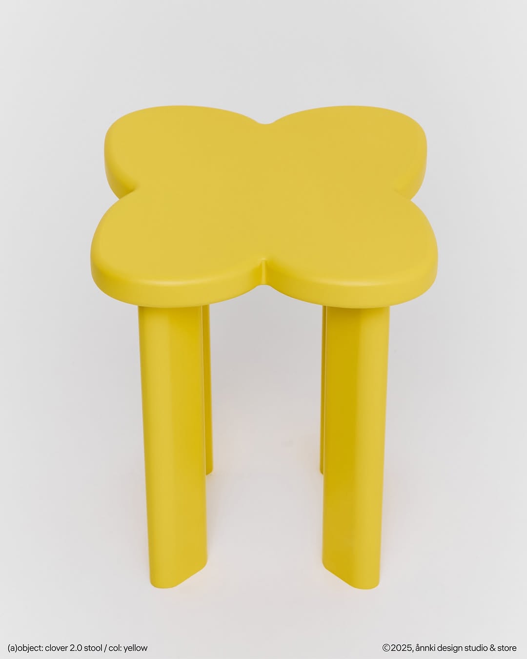 тот самый табурет из третьяковки. 

clover находится в фонде московского музея дизайна и сейчас экспонируется в третьяковской галерее на крымском валу. радуемся, что предметы бренда стали признанными произведениями искусства и очередной раз убеждаемся, что мебель ånnki studio — это не просто мебель.

———
(a)object: clover 2.0 stool
col: yellow
#clover_stool