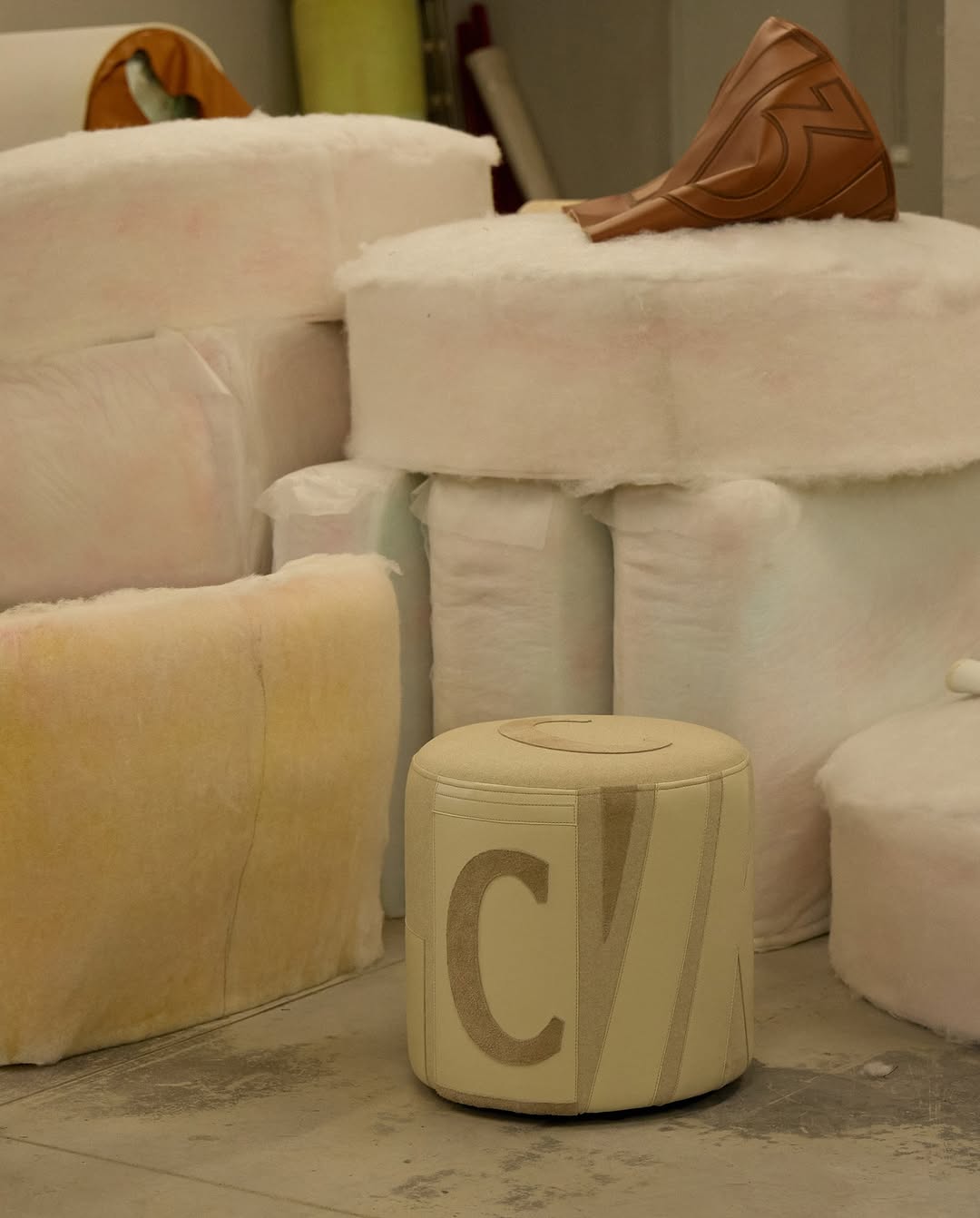 “the collector” objects 
location: annki® factory

#annki_factory 
#runda_pouf 
#ernest_chair