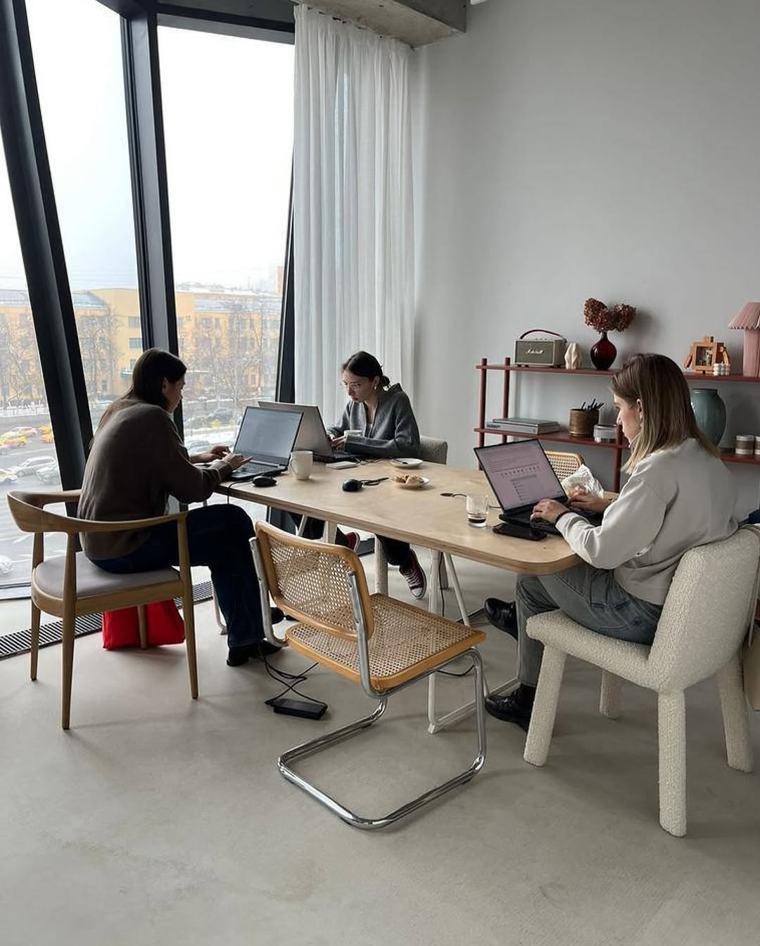 #annkiathome — рубрика, где мы делимся кадрами счастливых обладателей предметов annki. 

своё уникальное лицо, характер и ценность пространство и наполнение интерьера обретает тогда, когда в нём появляется жизнь.

——
на фото:
1, 2, 3 — диван hero + два кресла ernest / buckle / col: milk
4 , 5 — стул steve dinner / buckle / col: milk*
*когда спрашивают, удобно ли сидеть на новых стульях annki
6 — диван plus + / конфигурация из 2х модулей + два кресла steve / buckle
7 — стул steve dinner / eco wool / col: grass 
8 — скамья clover / col: xmas
9 — стулья-steve dinner / buckle / col: milk
10, 11 — диван plus + / конфигурация из 2х модулей / eco wool / col: natural
12 — кресло steve / eco wool / col: grass