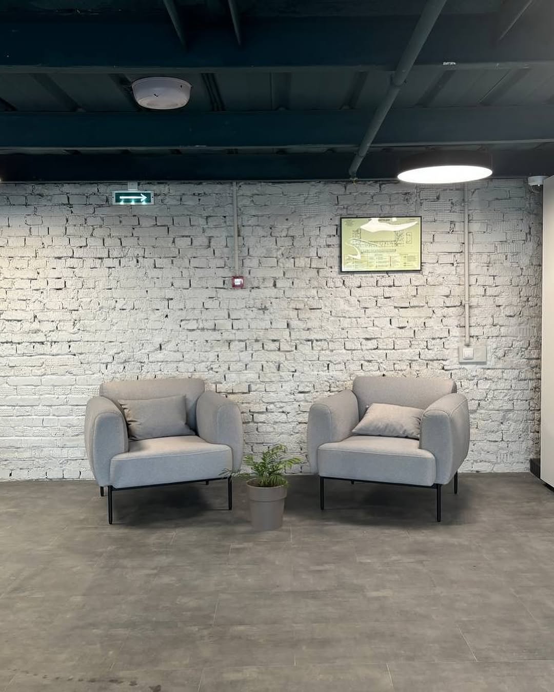 распаковали — влюбились.

да, это наша постоянная рубрика #annkiathome — актуальная подборка, где предметы annki® находят свои дома. реакции без фильтров, эмоции без сценария.

———
1 — загрузка фуры с предметами @annki.studio / фотография сделана нашим упаковщиком Арсением / локация: annki factory 
2-3 — диваны hero и кресла steve / локация: москва, коворкинг «соль»
4 — кресла bono / москва, коворкинг «соль»
5 — кресла steve++ / москва, коворкинг «соль»
6-7 — диван plus+ air (на ножках) / конфигурация: 2 модуля + 2 подлокотника / обивка: велюр
8-9 — кровать basic / обивка: букле
10 — диван plus+ / spring drop / базовая конфигурация: 2 модуля + 1 подлокотник / обивка: микровелюр, цвет: grass
11 — диван plus+ / обивка: букле, цвет: milk
12 — кресло steve / обивка: английская кожа, цвет: cognac