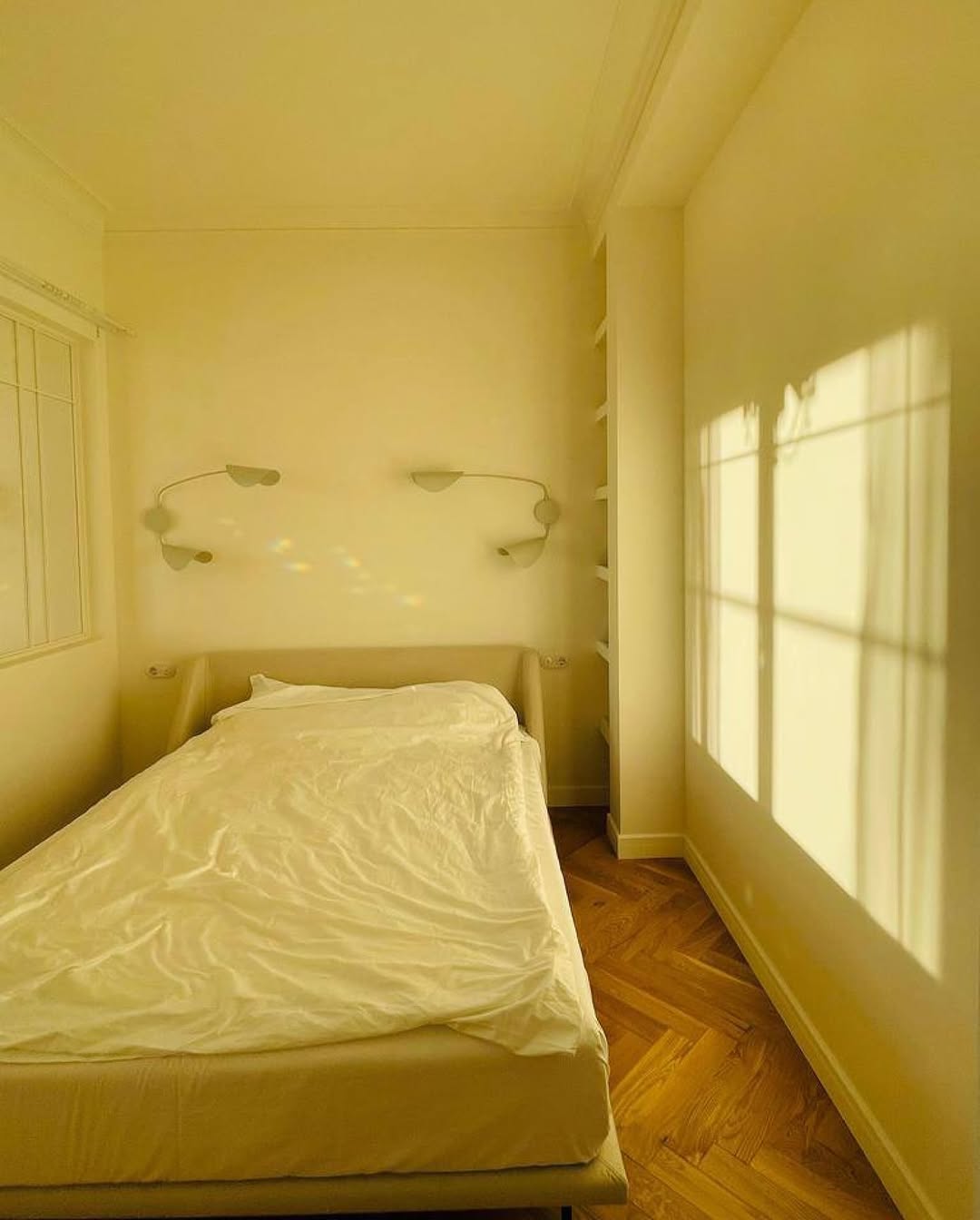 давно не было рубрики #annkiathome — исправляется. в постоянной подборке мы делимся кадрами от клиентов, вдохновляясь тем, как наши предметы оживают в ваших интерьерах.

——
1-3 — диван plus / upholstery: velour / col: natural / @daniliakhutbeeva 
4-5 — кровать sóva / upholstery: buckle / col: milk
6-7 — стулья steve dinner / upholstery: jacquard / col: zebra ; upholstery: eco wool / col: grass / location: @whatelse.life 
8 — диван plus / upholstery: velour / col: dark grey
9 — скамья clover 2.0 / col: xmas / @daryazosimenko 
10 — стулья steve dinner / upholstery: velour / col: dark grey
11 — табурет clover / col: wood