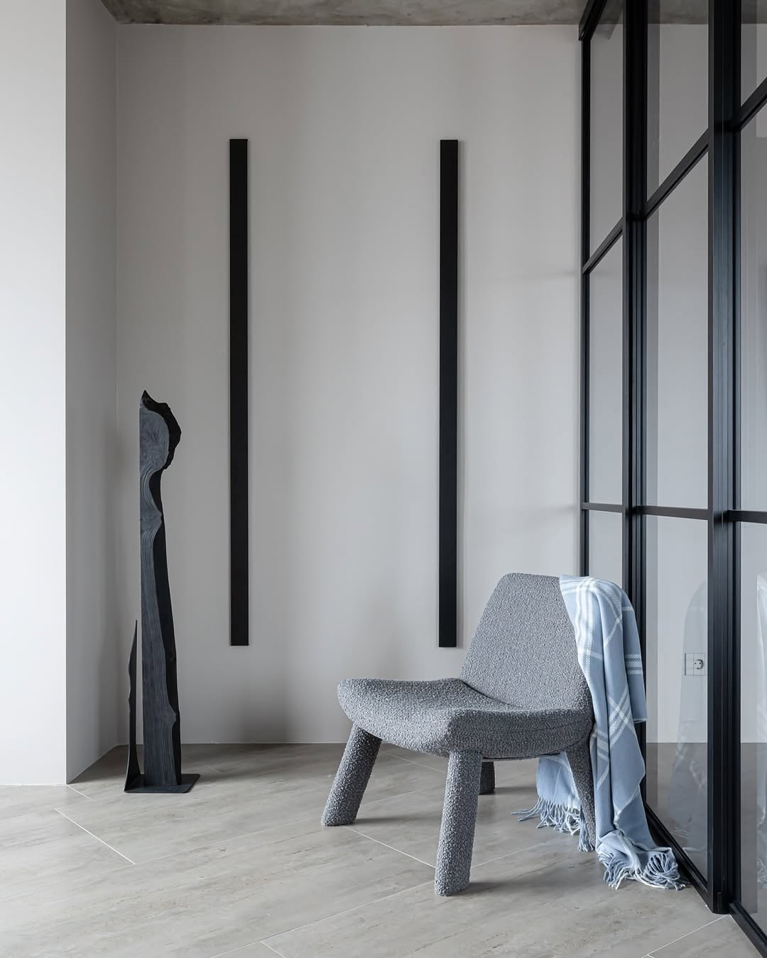 #annkiathome — это постоянная рубрика, в которой мы делимся вашими фотографиями.
⠀
тем, как диваны, кровати и стулья ånnki становятся частью утра за чашкой кофе, вечерних посиделок и просто тихих моментов дома.
⠀
спасибо, что впускаете нас в своё пространство. ведь именно там мебель обретает характер и историю.

———
на фото: 
1 — кресло steve / upholstery: buckle / col: grey / @chuganova_katya / #steve_chair
2 — пуф runda 40 / upholstery: jacquard / col: zebra / #pouf_runda
3-4 — кровать cube / upholstery: buckle / col: milk / #cube_bed
5 — скамья clover / upholstery: wood / col: green / #clover_bench
6 — диван plus+ / 2 модуля, 1 подлокотник / upholstery: buckle / col: milk / #plus_sofa
7 — диван plus+ / 2 модуля, 2 подлокотника / upholstery: buckle / col: mocco / #plus_sofa
8 — диван custom / upholstery: velour / col: yellow / табурет clover / upholstery: wood / col: black / location: @projectlife24.ru / #clover_stool
9 — диван plus+ / 2 модуля, 1 подлокотник/ upholstery: buckle / col: milk / #plus_sofa
10 — кровать cube / upholstery: velour / col: natural / #cube_bed
11 — скамейки clover / col: blue / location: @skolkovo_therink / #clover_bench
12 — диван hero угловой / upholstery: velour / col: grey / #hero_sofa
13 — кресло steve / upholstery: velour / col: grey / #steve_chair
14 — steve dinner / upholstery: buckle / col: milk / #steve_dinner_chair / кресло steve ++ / upholstery: eco wool / col: mars / #steve_chair
15 — кресла steve ++ / upholstery: eco wool / col: red / #steve_chair
16 — скамья clover 2.0 / col: xmas / #clover_bench