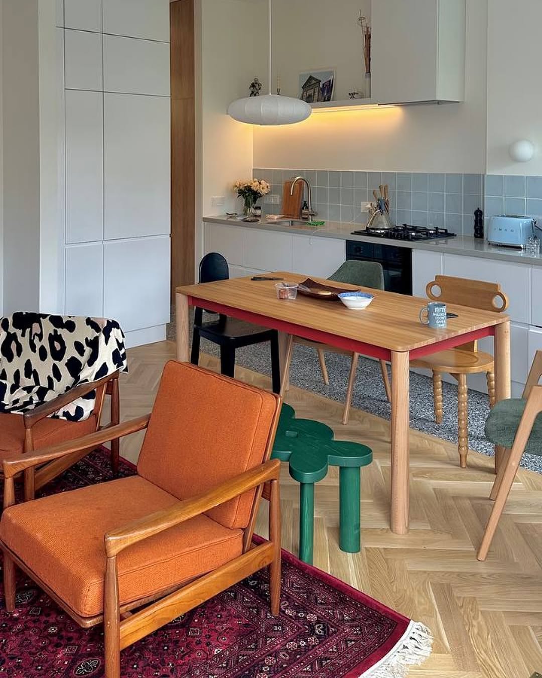 #annkiathome — это постоянная рубрика, в которой мы делимся вашими фотографиями.
⠀
тем, как диваны, кровати и стулья ånnki становятся частью утра за чашкой кофе, вечерних посиделок и просто тихих моментов дома.
⠀
спасибо, что впускаете нас в своё пространство. ведь именно там мебель обретает характер и историю.

———
на фото: 
1 — кресло steve / upholstery: buckle / col: grey / @chuganova_katya / #steve_chair
2 — пуф runda 40 / upholstery: jacquard / col: zebra / #pouf_runda
3-4 — кровать cube / upholstery: buckle / col: milk / #cube_bed
5 — скамья clover / upholstery: wood / col: green / #clover_bench
6 — диван plus+ / 2 модуля, 1 подлокотник / upholstery: buckle / col: milk / #plus_sofa
7 — диван plus+ / 2 модуля, 2 подлокотника / upholstery: buckle / col: mocco / #plus_sofa
8 — диван custom / upholstery: velour / col: yellow / табурет clover / upholstery: wood / col: black / location: @projectlife24.ru / #clover_stool
9 — диван plus+ / 2 модуля, 1 подлокотник/ upholstery: buckle / col: milk / #plus_sofa
10 — кровать cube / upholstery: velour / col: natural / #cube_bed
11 — скамейки clover / col: blue / location: @skolkovo_therink / #clover_bench
12 — диван hero угловой / upholstery: velour / col: grey / #hero_sofa
13 — кресло steve / upholstery: velour / col: grey / #steve_chair
14 — steve dinner / upholstery: buckle / col: milk / #steve_dinner_chair / кресло steve ++ / upholstery: eco wool / col: mars / #steve_chair
15 — кресла steve ++ / upholstery: eco wool / col: red / #steve_chair
16 — скамья clover 2.0 / col: xmas / #clover_bench