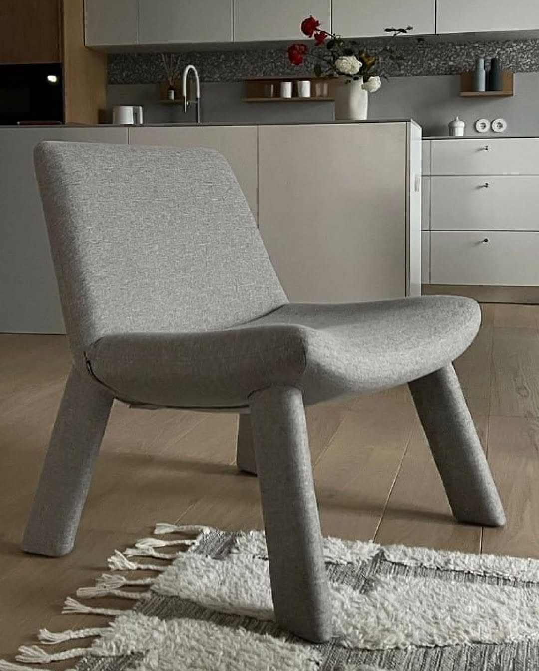 трепетно наблюдаем за тем, как предметы annki находят свой дом. собрали ваши интерьеры в постоянной рубрике #annkiathome 

——
базовый гардероб для вашего интерьера 

——
на фото:
1 — кровать basic / custom / buckle
2 — стол bill + скамья clover 2.0 
3 — кресло steve ++ / buckle / col: mustard
4 — диван plus + / конфигурация из 2х модулей + пуф runda 30 / velour 
5 — кресло steve ++ / eco wool / col: terra 
6 — кровать sova / velour / col: grass 
7 —  кресло steve / eco wool / col: grey
8 — диван plus + / конфигурация из 3х модулей / velour / yellow