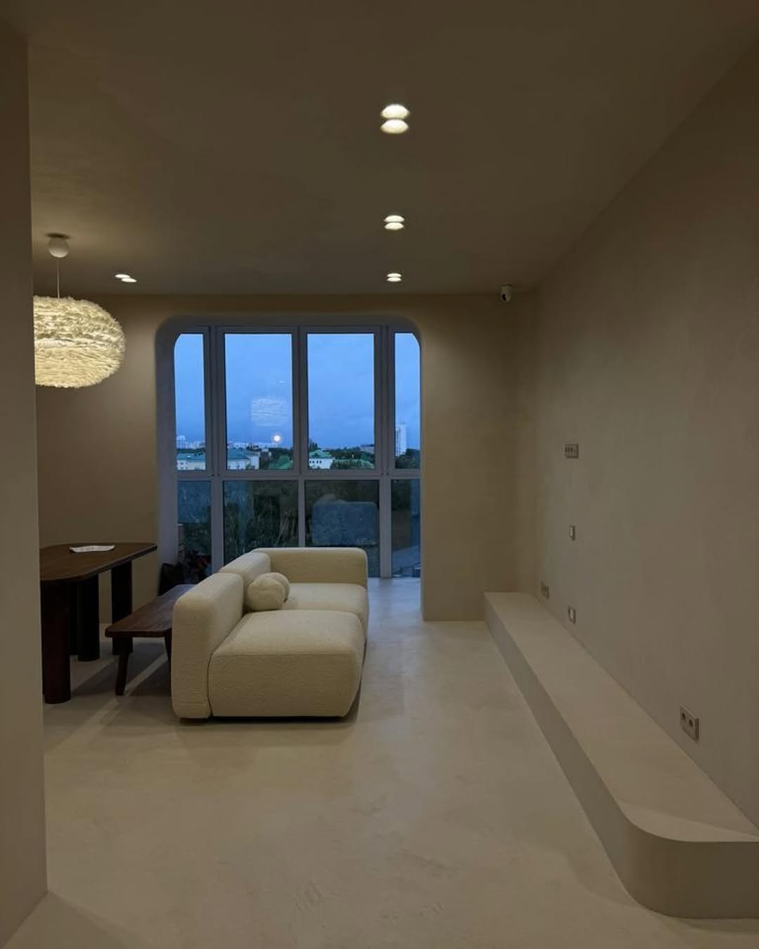 #annkiathome — это постоянная рубрика, в которой мы делимся вашими фотографиями.
⠀
тем, как диваны, кровати и стулья ånnki становятся частью утра за чашкой кофе, вечерних посиделок и просто тихих моментов дома.
⠀
спасибо, что впускаете нас в своё пространство. ведь именно там мебель обретает характер и историю.

———
на фото: 
1 — кресло steve / upholstery: buckle / col: grey / @chuganova_katya / #steve_chair
2 — пуф runda 40 / upholstery: jacquard / col: zebra / #pouf_runda
3-4 — кровать cube / upholstery: buckle / col: milk / #cube_bed
5 — скамья clover / upholstery: wood / col: green / #clover_bench
6 — диван plus+ / 2 модуля, 1 подлокотник / upholstery: buckle / col: milk / #plus_sofa
7 — диван plus+ / 2 модуля, 2 подлокотника / upholstery: buckle / col: mocco / #plus_sofa
8 — диван custom / upholstery: velour / col: yellow / табурет clover / upholstery: wood / col: black / location: @projectlife24.ru / #clover_stool
9 — диван plus+ / 2 модуля, 1 подлокотник/ upholstery: buckle / col: milk / #plus_sofa
10 — кровать cube / upholstery: velour / col: natural / #cube_bed
11 — скамейки clover / col: blue / location: @skolkovo_therink / #clover_bench
12 — диван hero угловой / upholstery: velour / col: grey / #hero_sofa
13 — кресло steve / upholstery: velour / col: grey / #steve_chair
14 — steve dinner / upholstery: buckle / col: milk / #steve_dinner_chair / кресло steve ++ / upholstery: eco wool / col: mars / #steve_chair
15 — кресла steve ++ / upholstery: eco wool / col: red / #steve_chair
16 — скамья clover 2.0 / col: xmas / #clover_bench