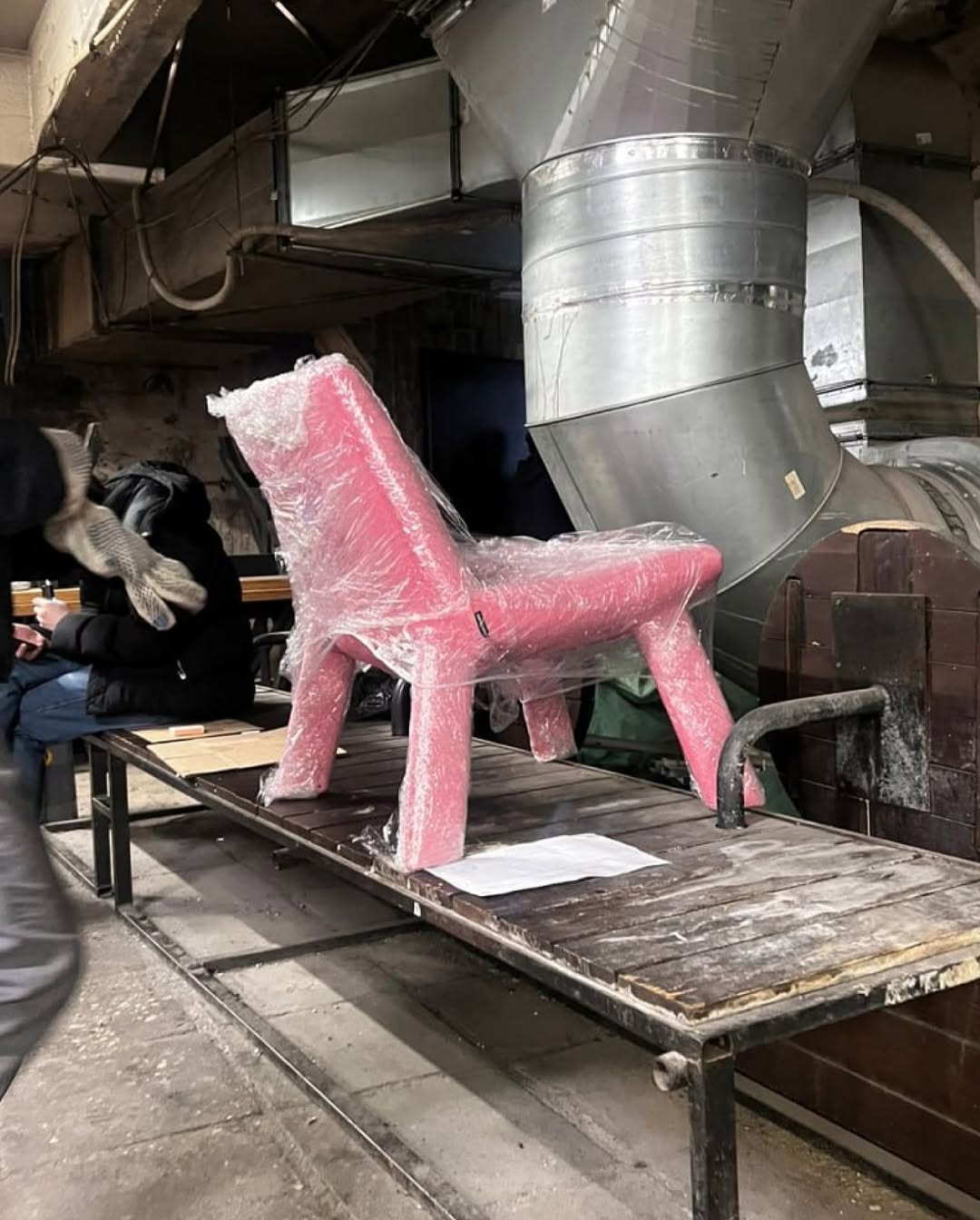 проводим новогодние праздники дома и вдохновляемся кадрами из рубрики #annkiathome. наблюдаем, как предметы annki живут в ваших интерьерах 

——
1 — диван plus+ / конфигруация из 6 модулей / buckle / col: natural
2 — диван plus+ / конфигруация из 4 модулей / velour / col: mustard
3 — диван plus+ / конфигруация из 2 модулей / velour / col: mars
4 — кровать basic / col: linen
5 — кресло steve / velour / col: pink
6 — стол bill / col: black 
7 — диван bono / velour
8, 9 — диван plus+ / конфигруация из 2 модулей / buckle / col: milk, кресло steve / buckle / col: milk
10 — кресло steve / buckle / col: beige